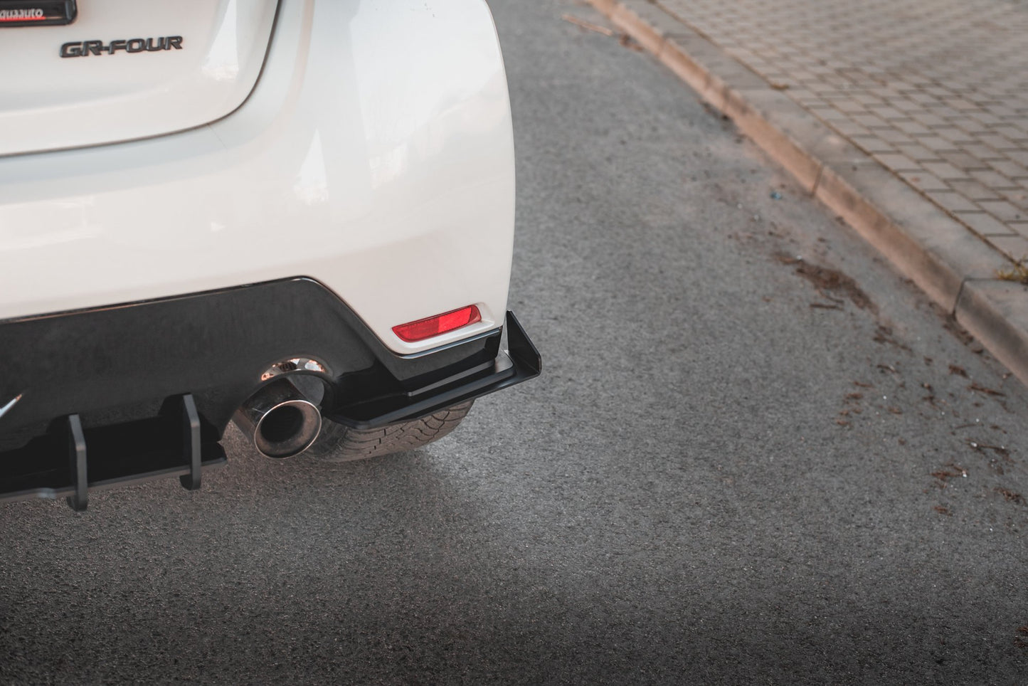 Rear side flaps toyota gr yaris mk4