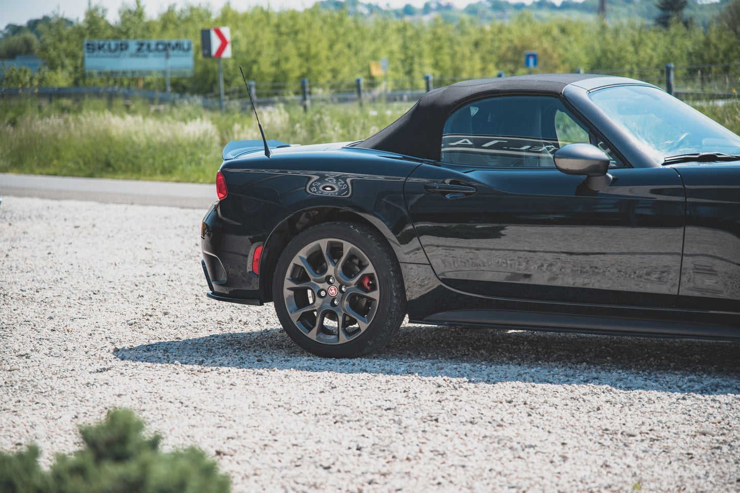 Bagsiden Splitters Abarth 124 Spider