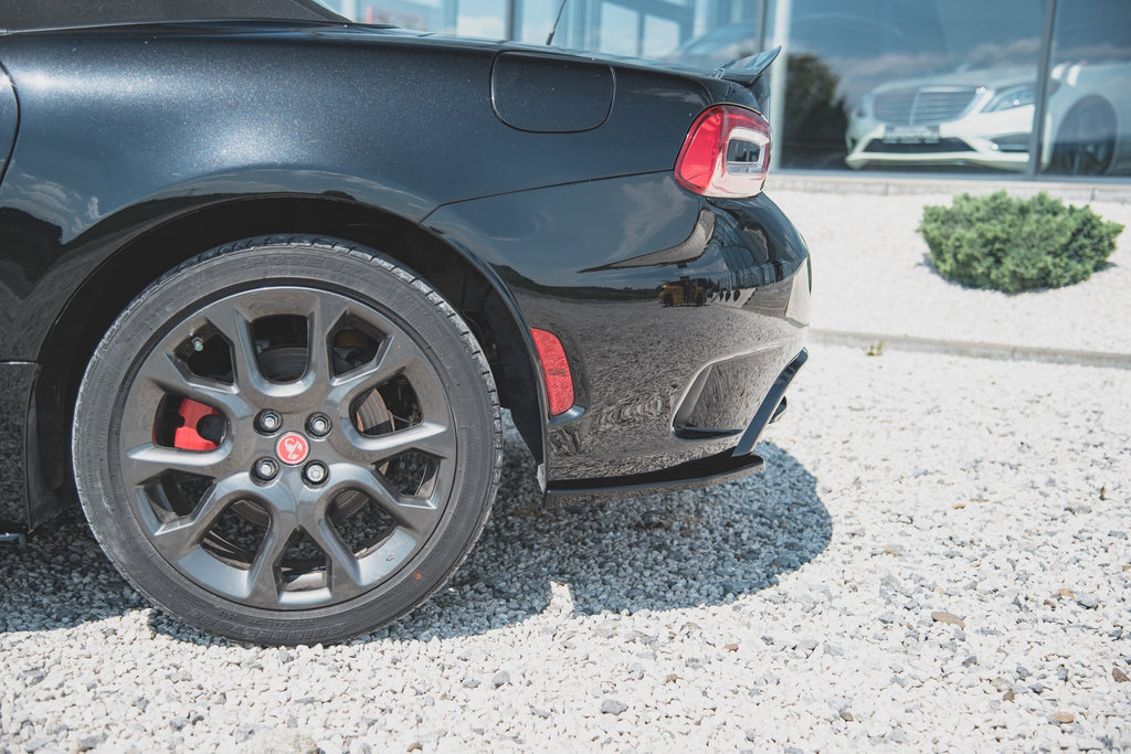 Takaosan jakajat Abarth 124 Hämähäkki