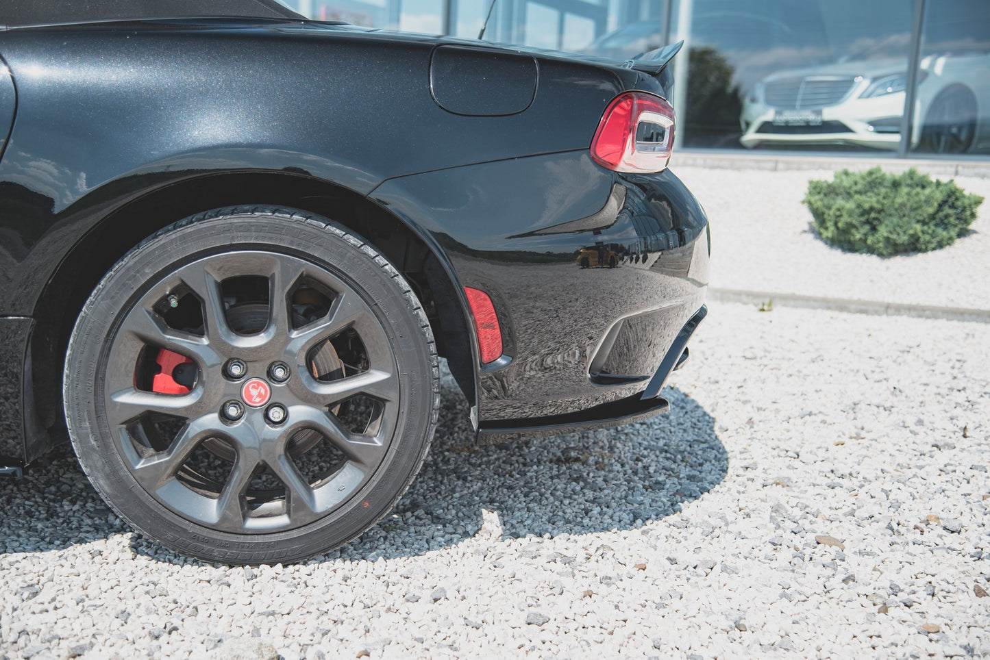 Bagsiden Splitters Abarth 124 Spider