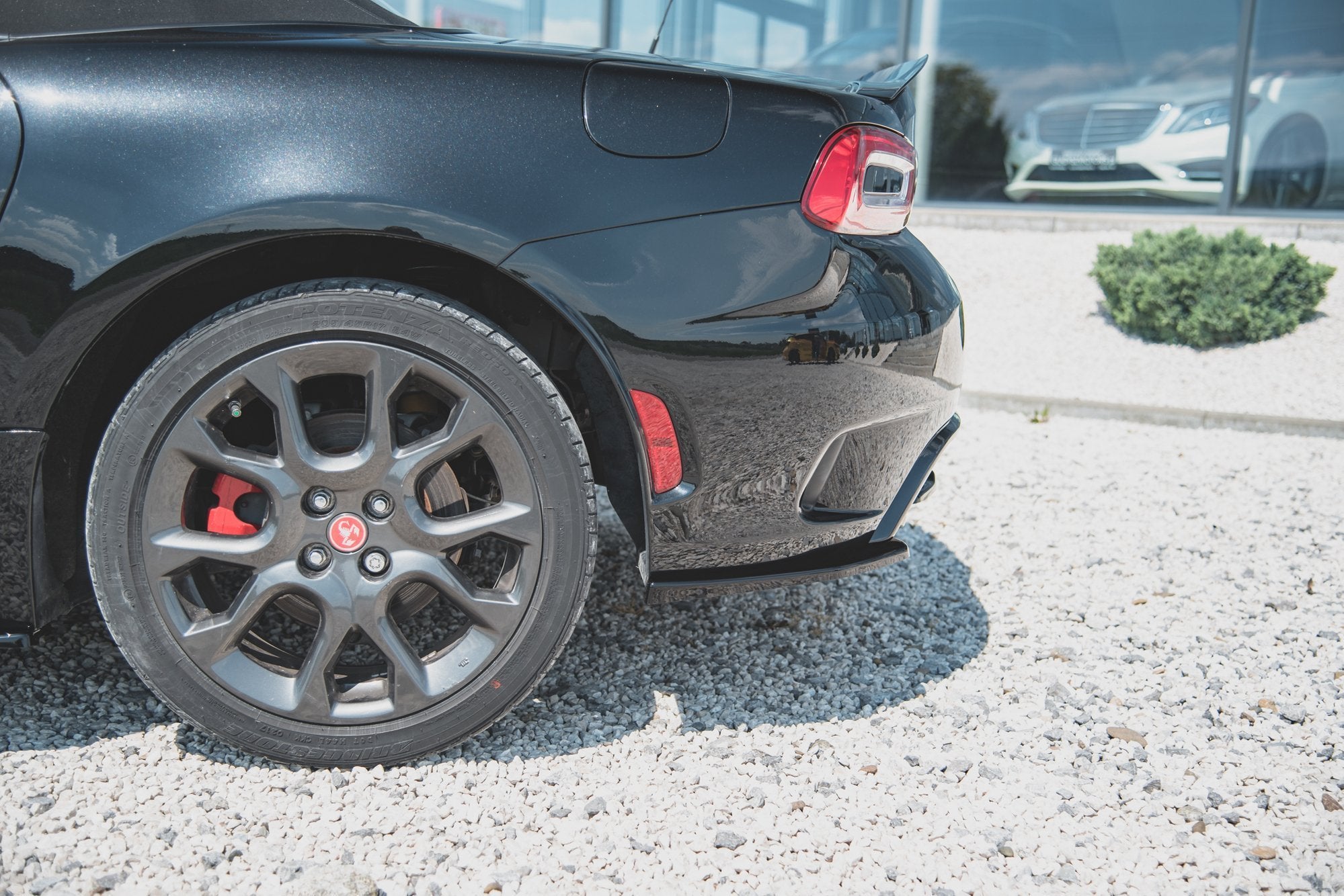 Takaosan jakajat Abarth 124 Hämähäkki