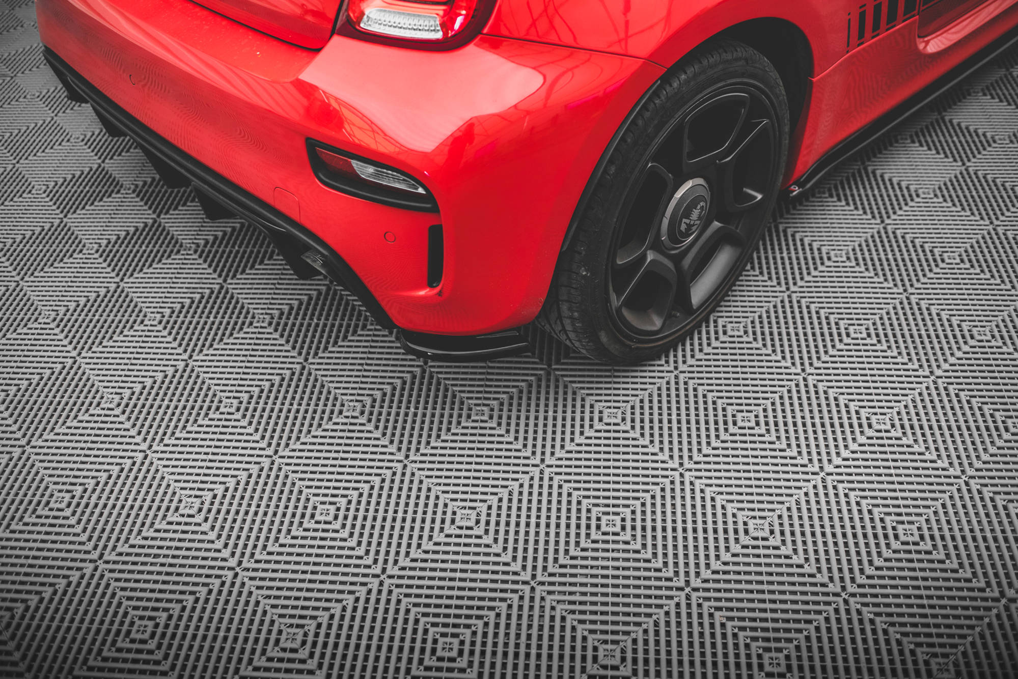 Takapuolen jakajat Abarth 595 MK1 kasvojenkorotus