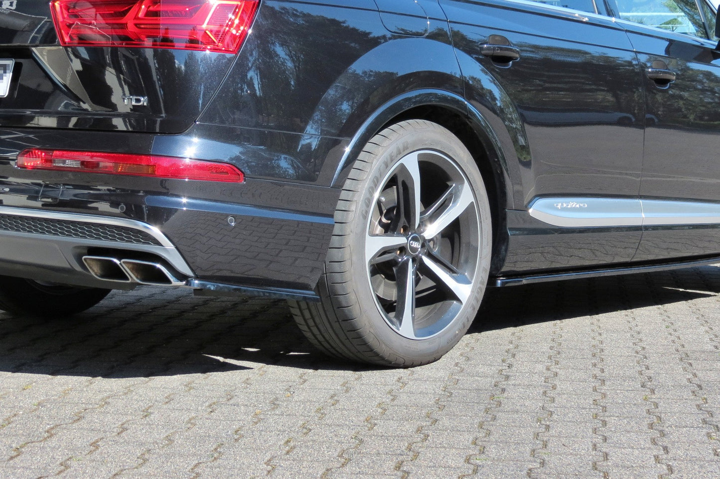 Rear side splitters Audi SQ7 / Q7 S-line MK.2