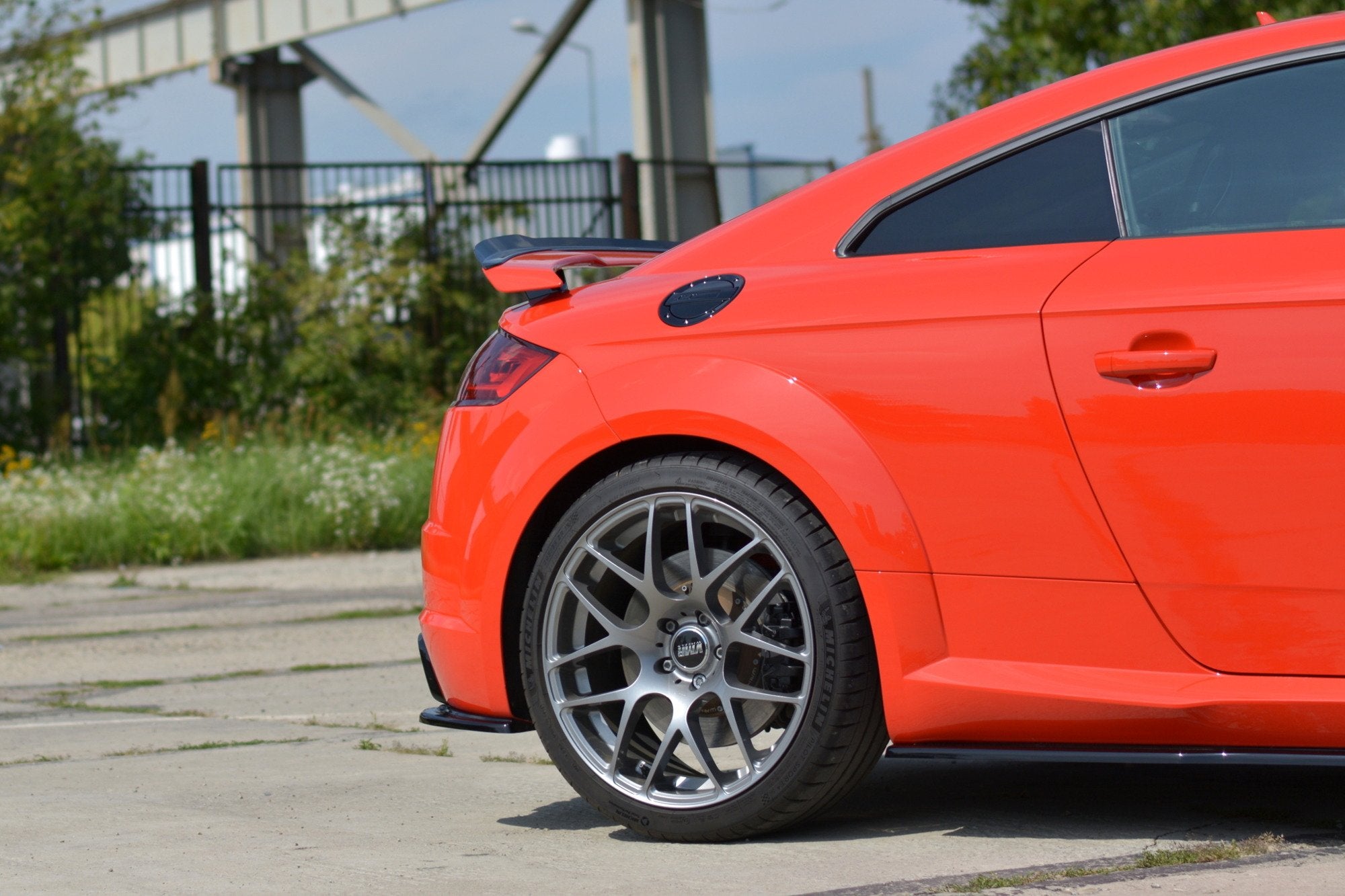 Rear side splitters audi tt rs 8s