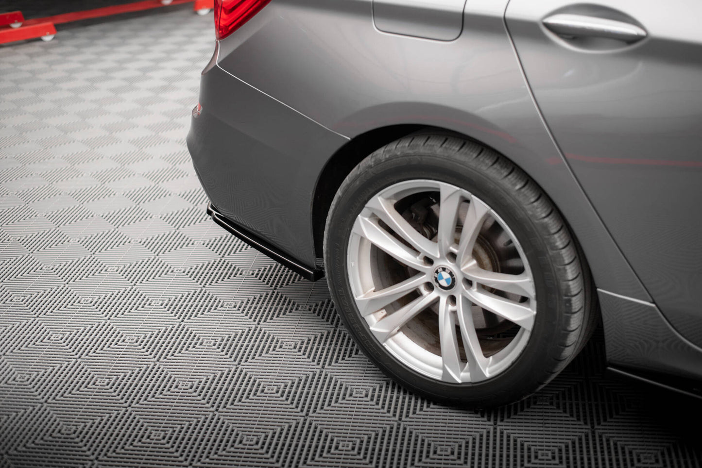 Rear side splitters bmw 5 gt m-pack f07