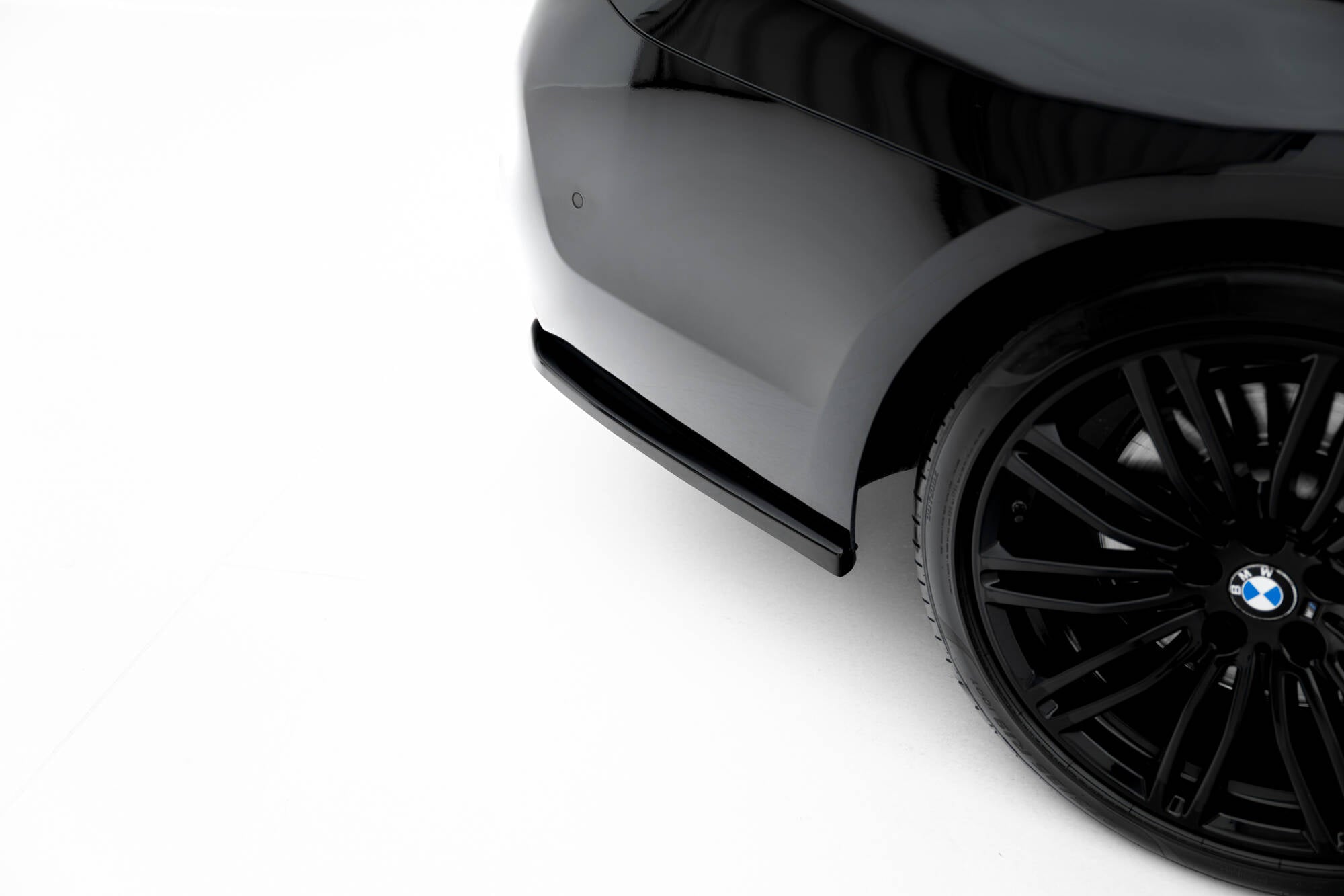 Bagsiden Splitters BMW M550i Siden G30