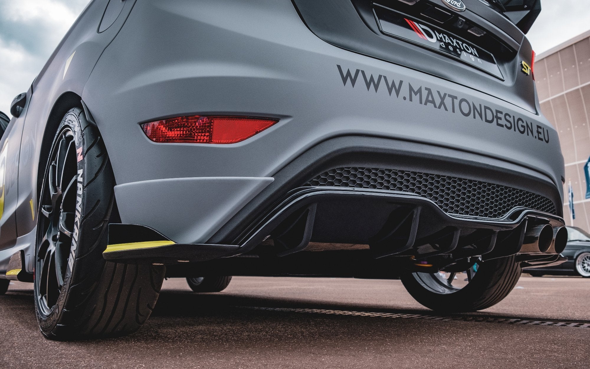 Takapuolen jakajat Ford Fiesta 7 kpl kasvojenkorotukset