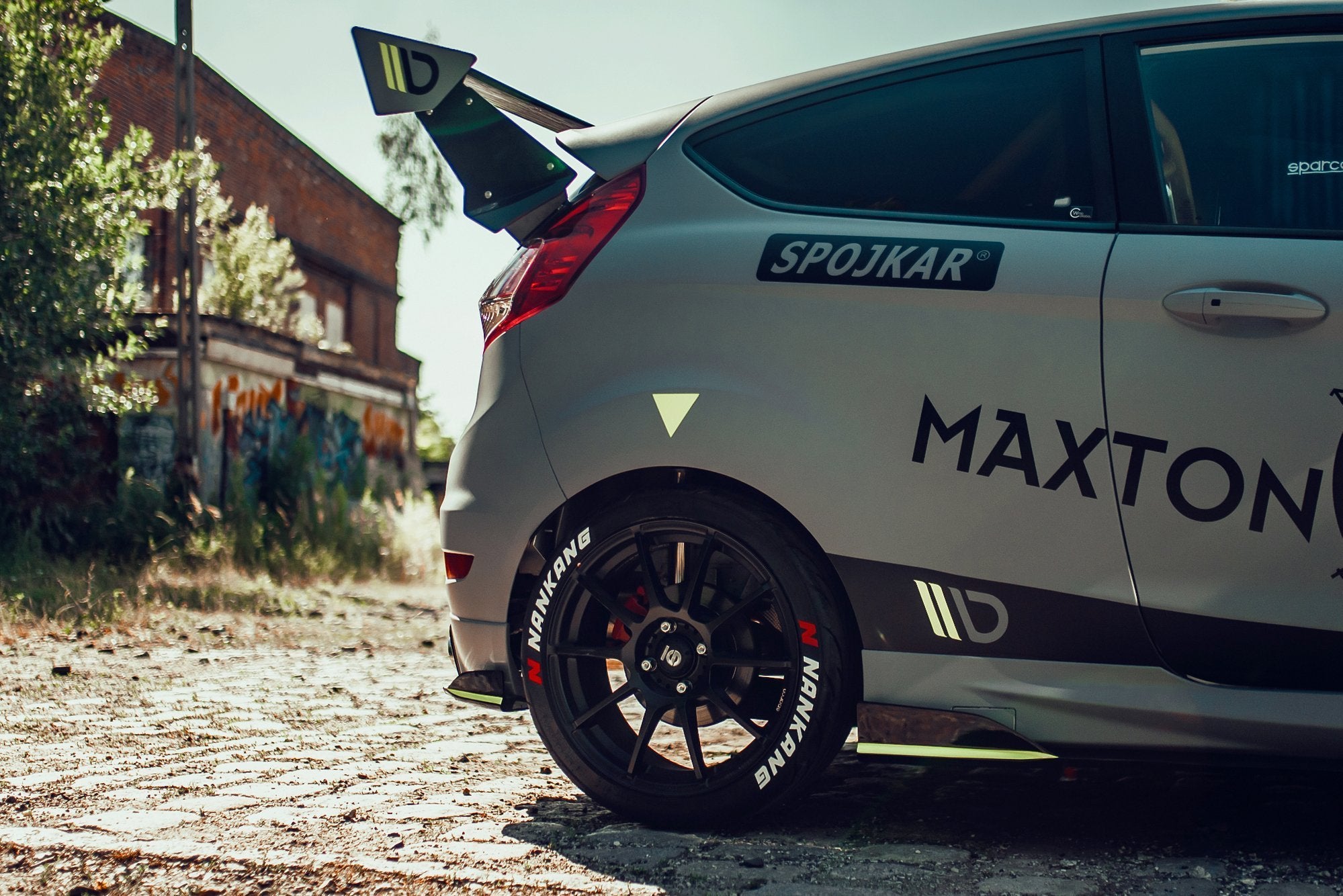 Takapuolen jakajat Ford Fiesta 7 kpl kasvojenkorotukset