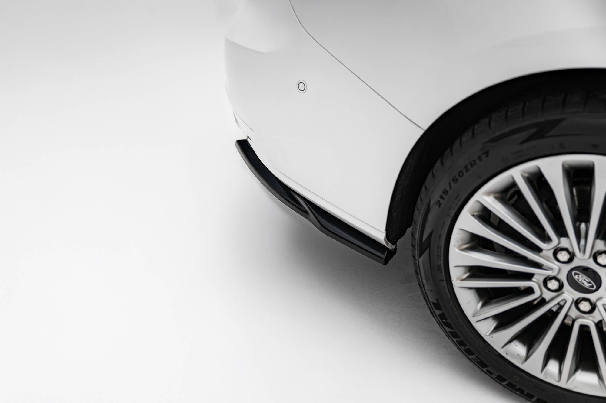 Bagsiden Splitters Ford Focus Vignale Estate Mk4