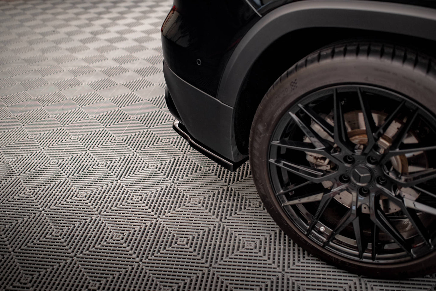 Takapuolen jakajat Mercedes-AMG GLB 35 x247