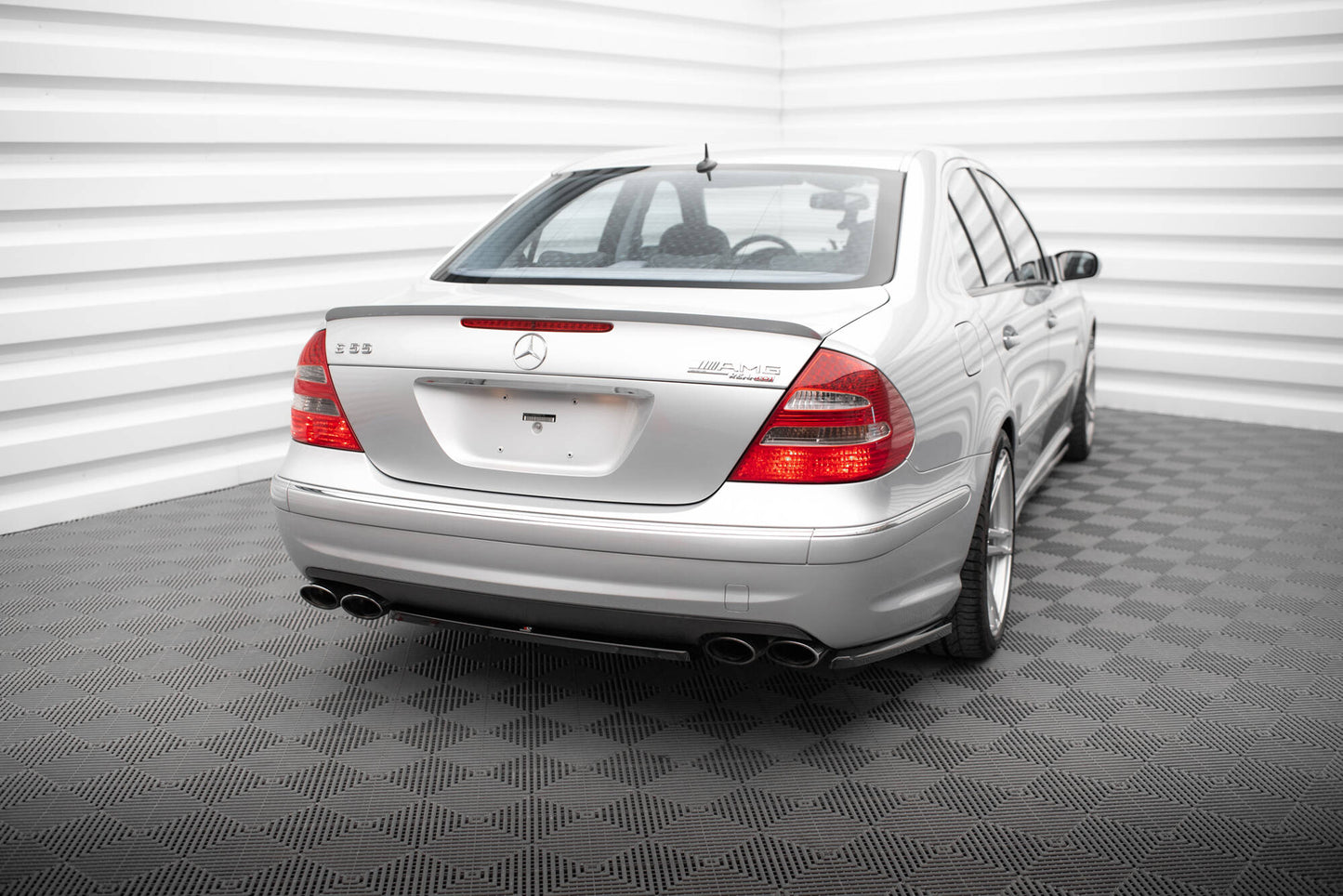 Rear side splitters mercedes-benz e 55 amg w211