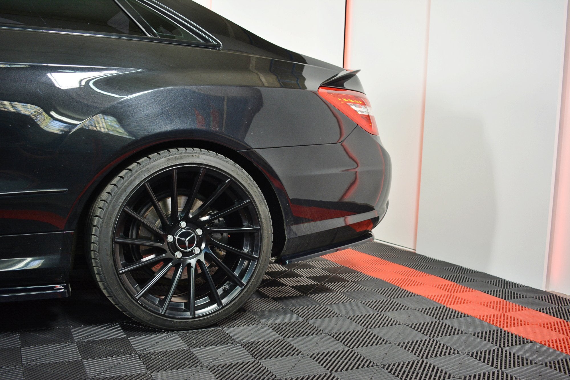 Rear side splitters  mercedes-benz e-class w207 coupe amg-line