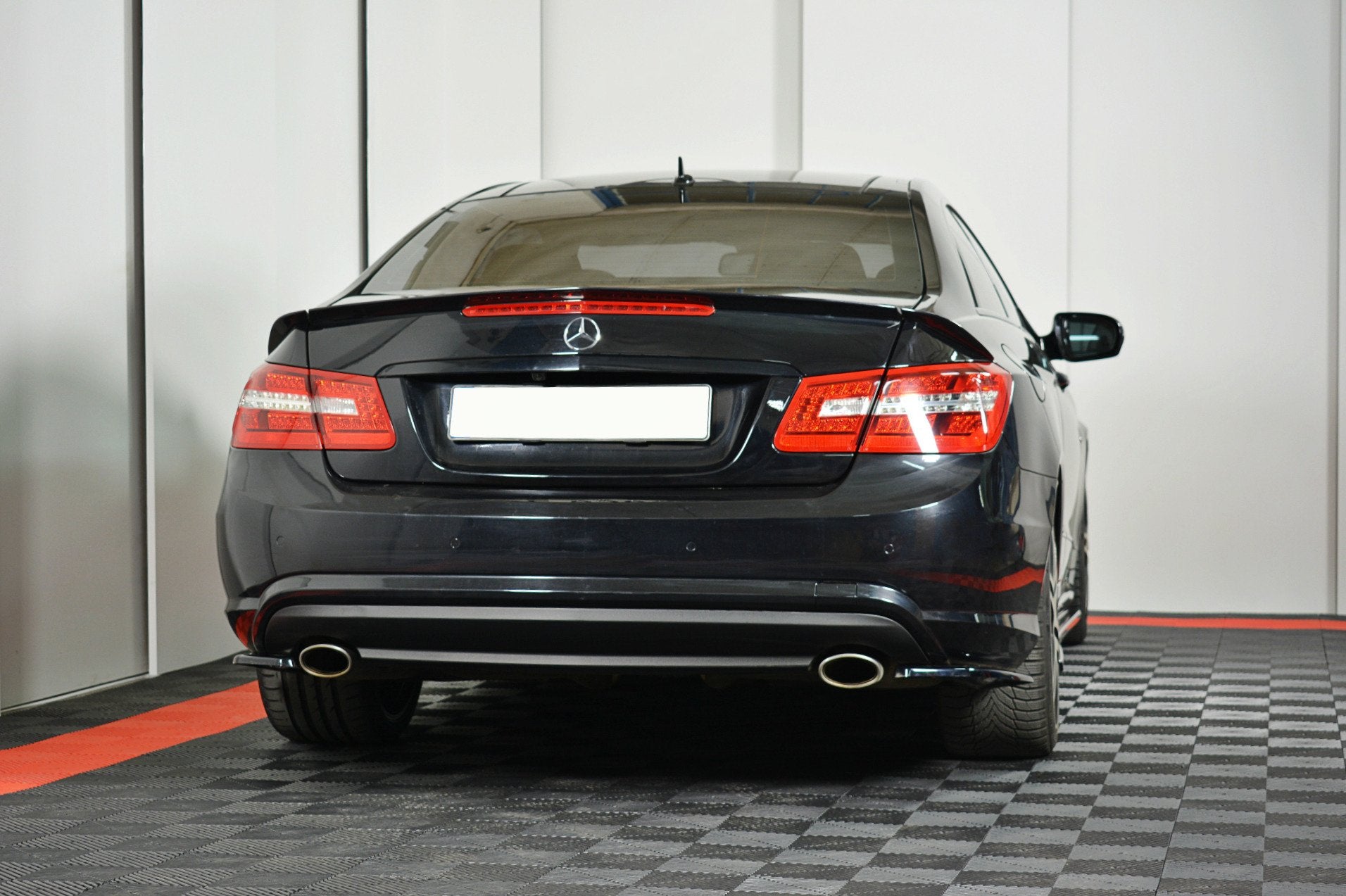 Rear side splitters  mercedes-benz e-class w207 coupe amg-line