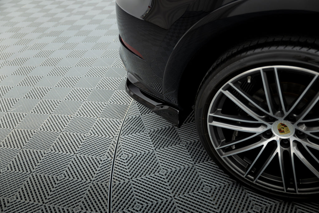Porsche Cayenne Sport Design mk3:n takasplitteri