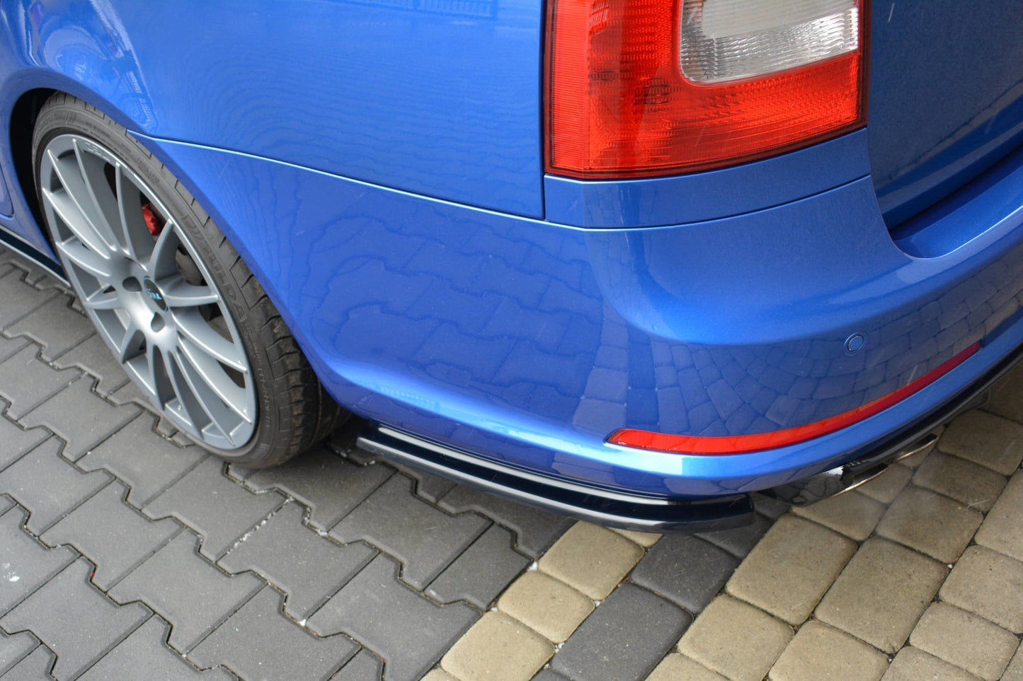 Rear side splitters skoda octavia rs mk2 / mk2 fl sedan / combi