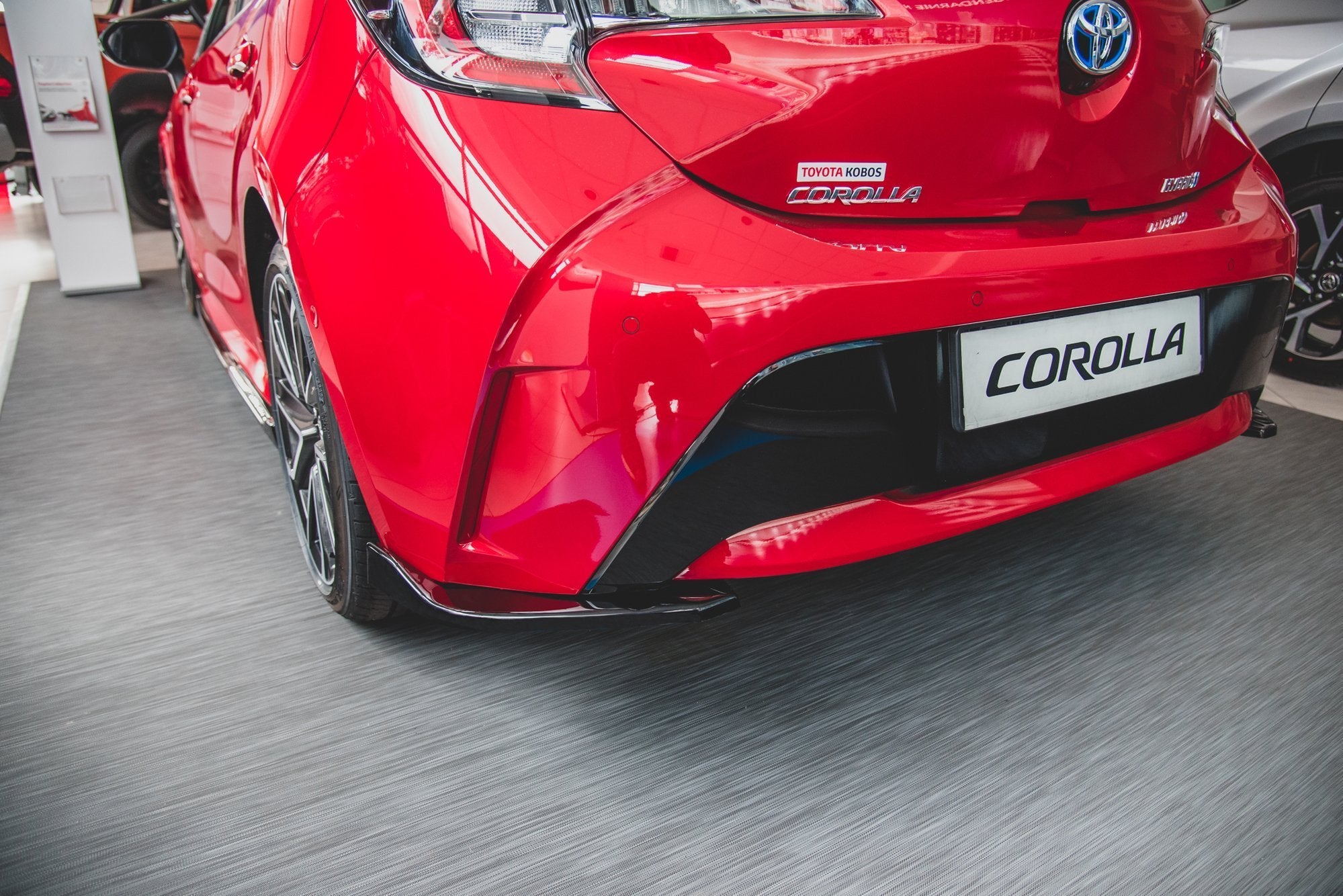 Rear side splitters toyota corolla xii hatchback