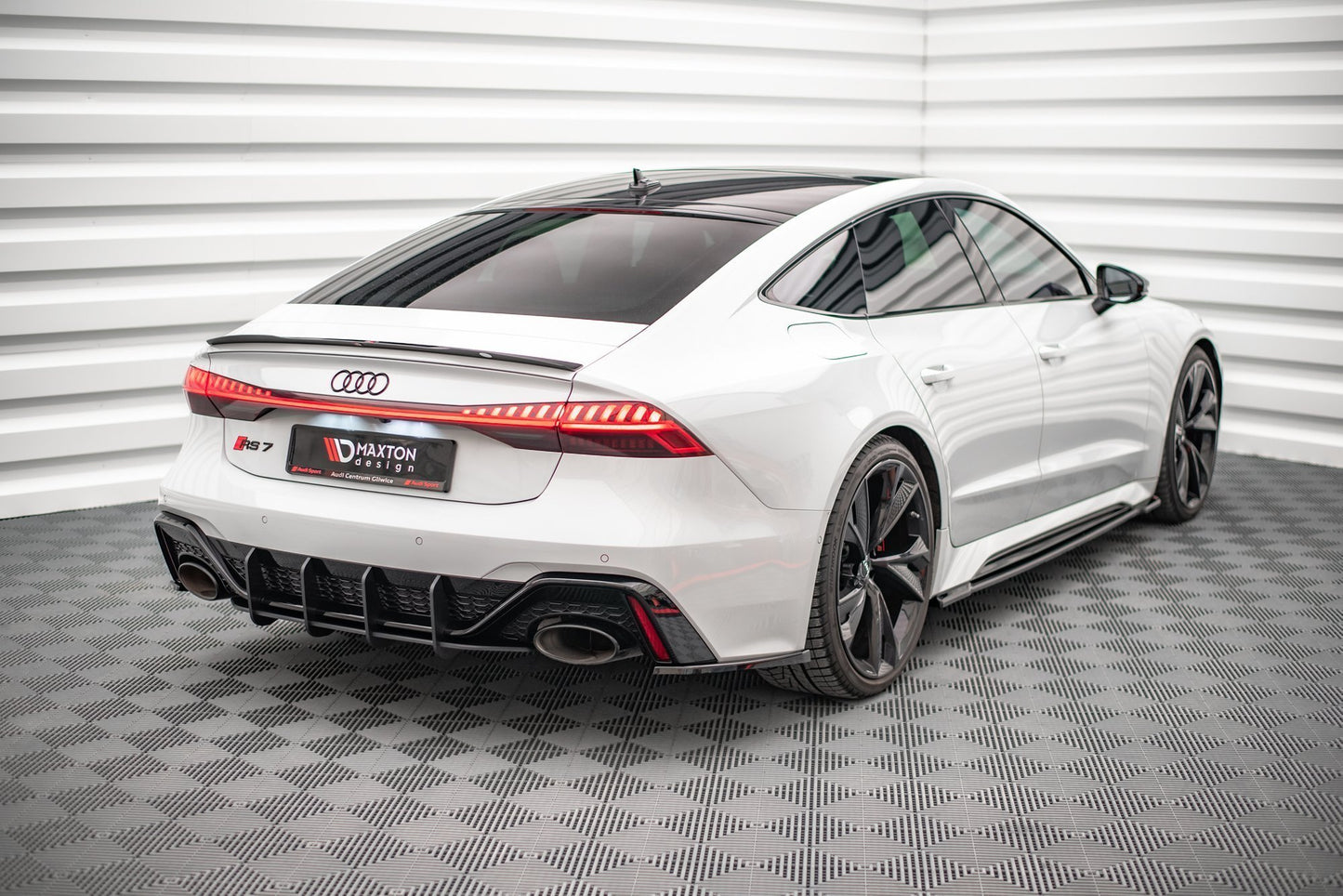 Bagsiden Splitters v.1 Audi RS7 C8