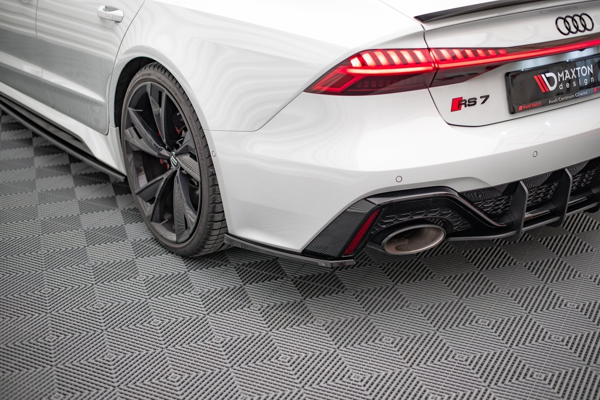Bagsiden Splitters v.1 Audi RS7 C8