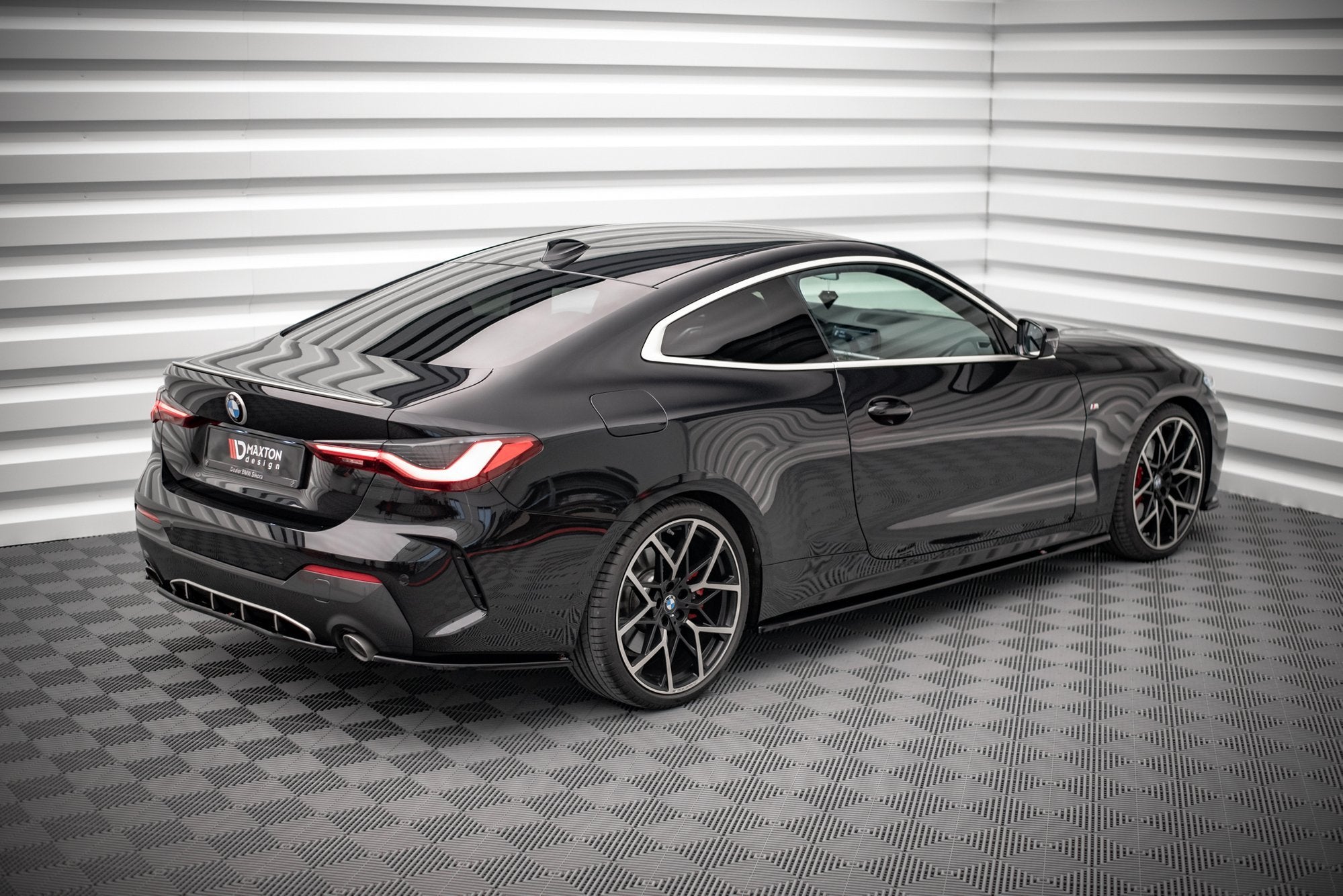 Takapuolen jakajat V.1 BMW 4 M-PACK G22 / G23 / G22 Facelift / G23 Facelift