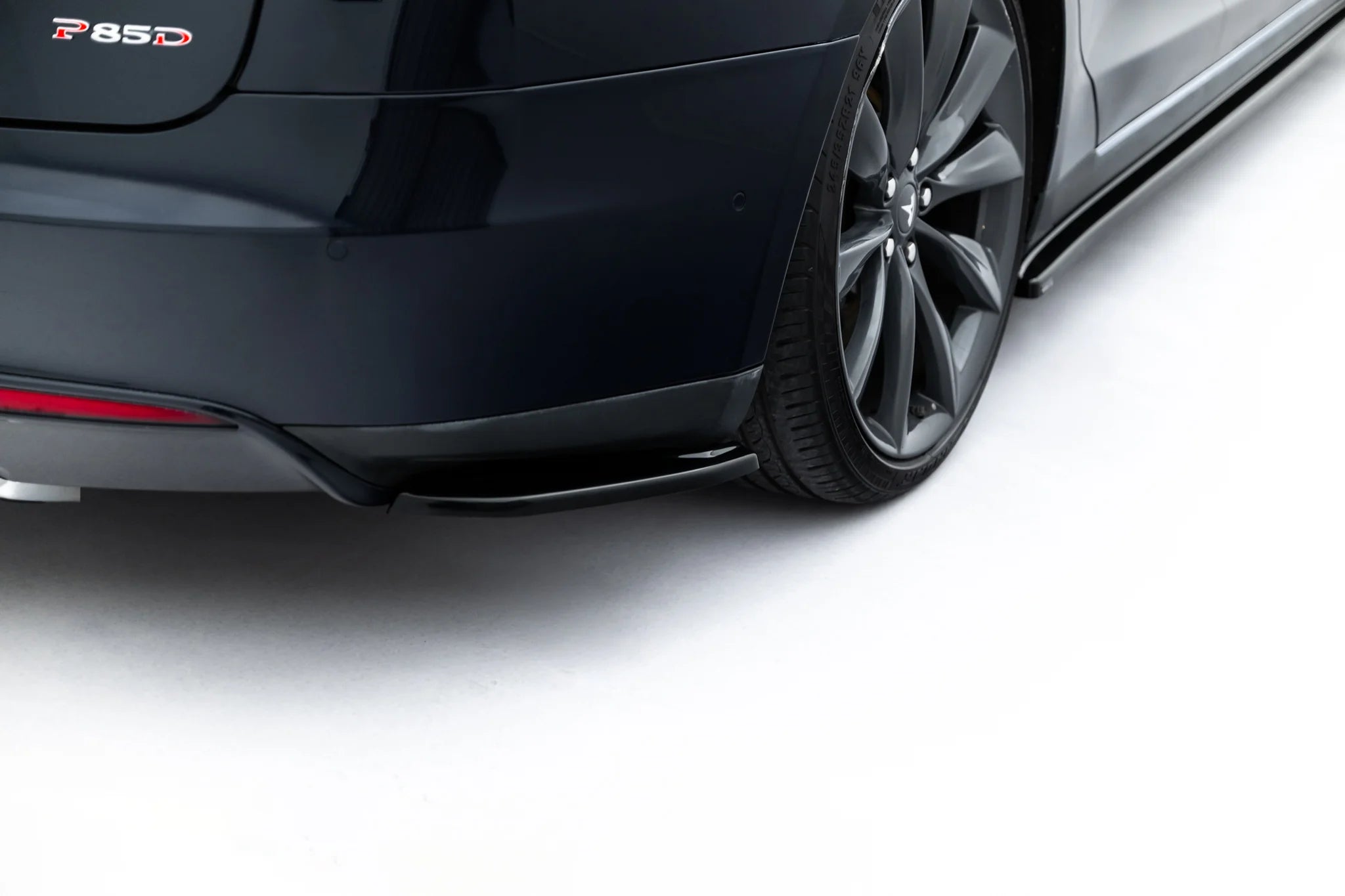 Rear side splitters v.1 tesla model s mk1