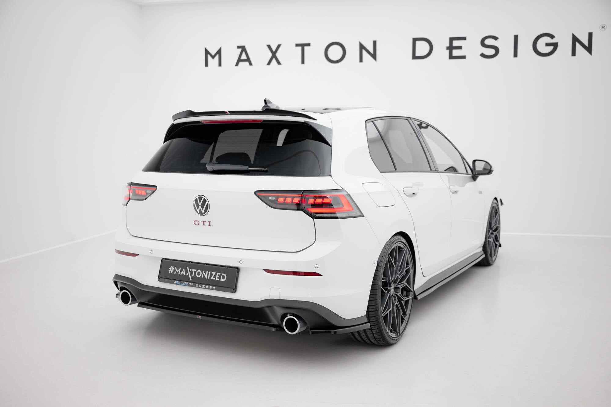 Takapuolen jakajat v.1 Volkswagen Golf GTI / GTE MK8