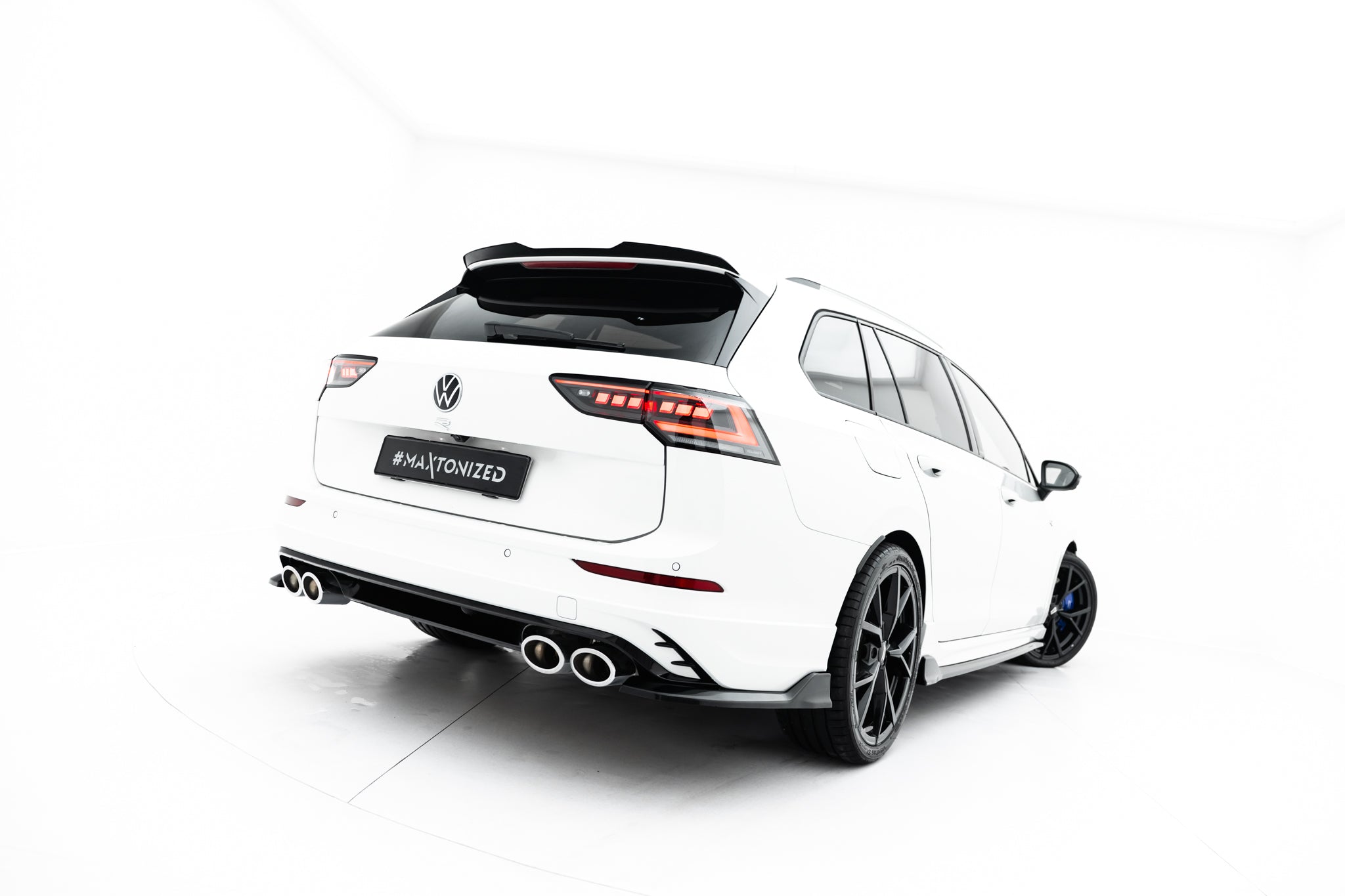 Takasivusplitterit v.1 Volkswagen Golf R Variant mk8 / mk8 facelift