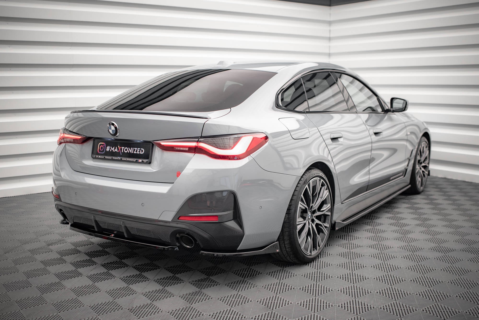 Takapuolen jakajat v.2 BMW 4 Gran Coupe M-Pack G26
