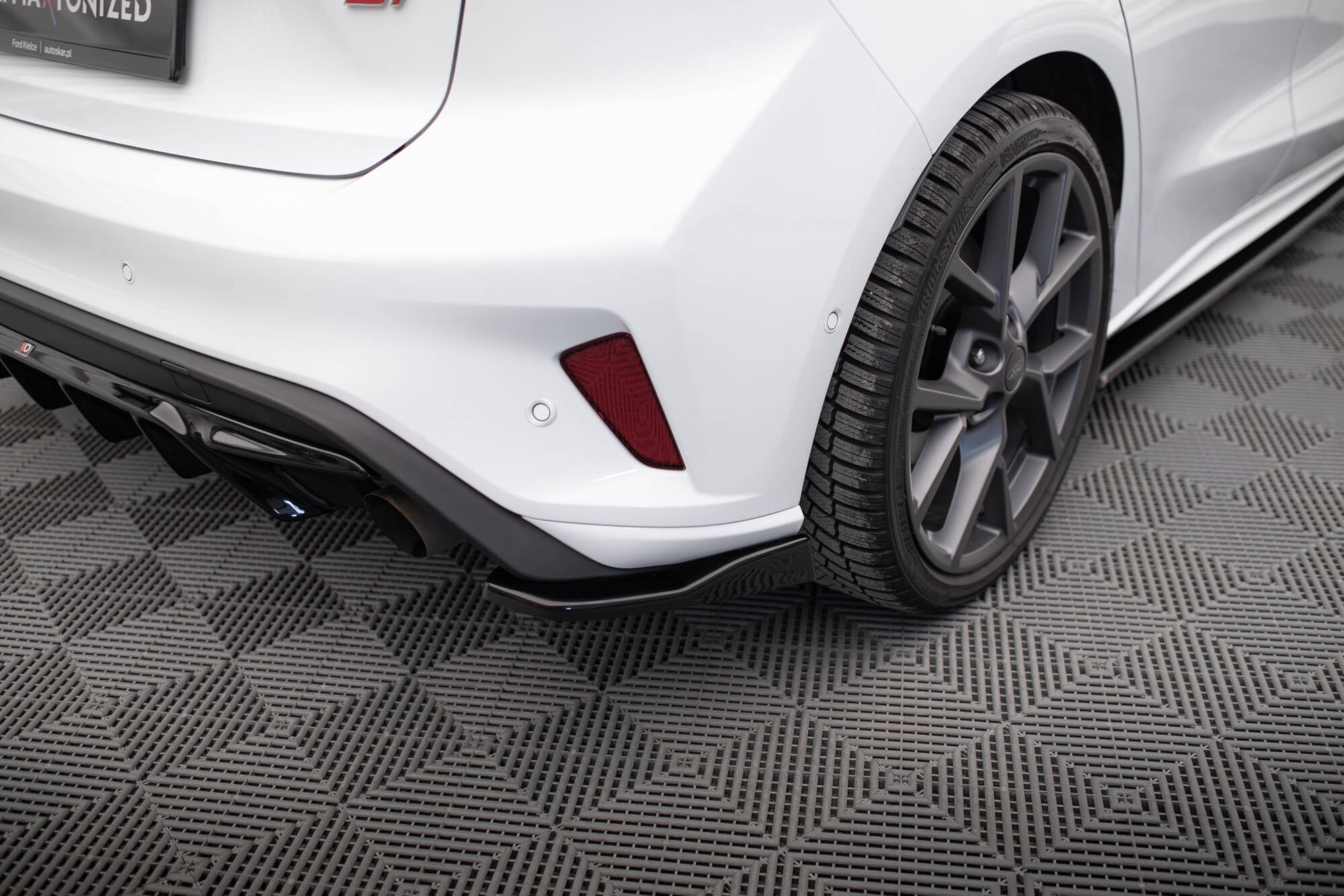 Rear side splitters v.2 Ford Focus Hatchback ST MK4