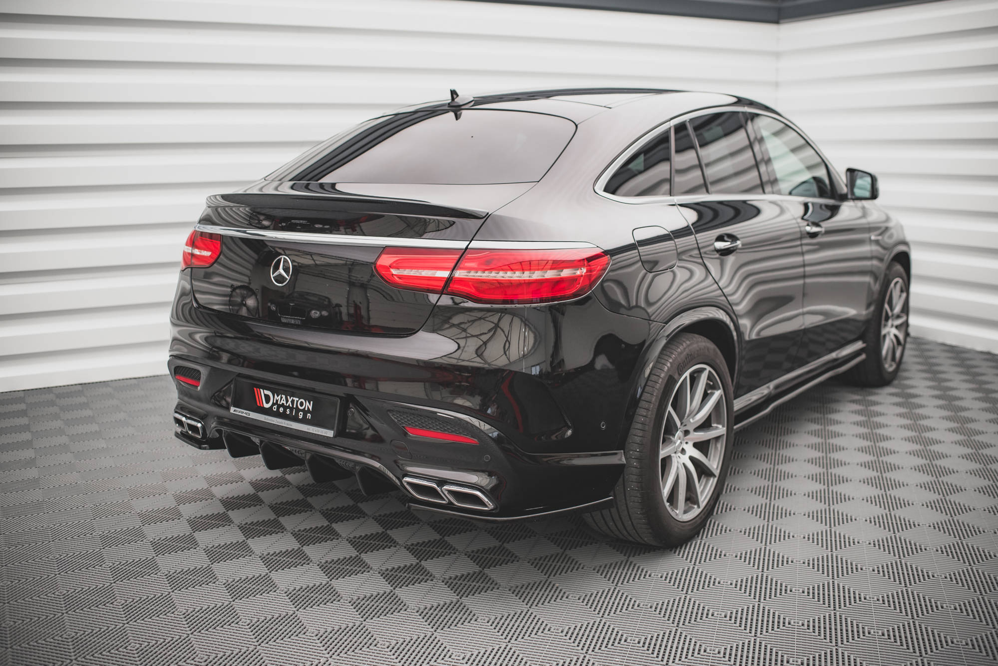 Takapuolen jakajat v.2 Mercedes-Benz Gle Coupe 63amg C292