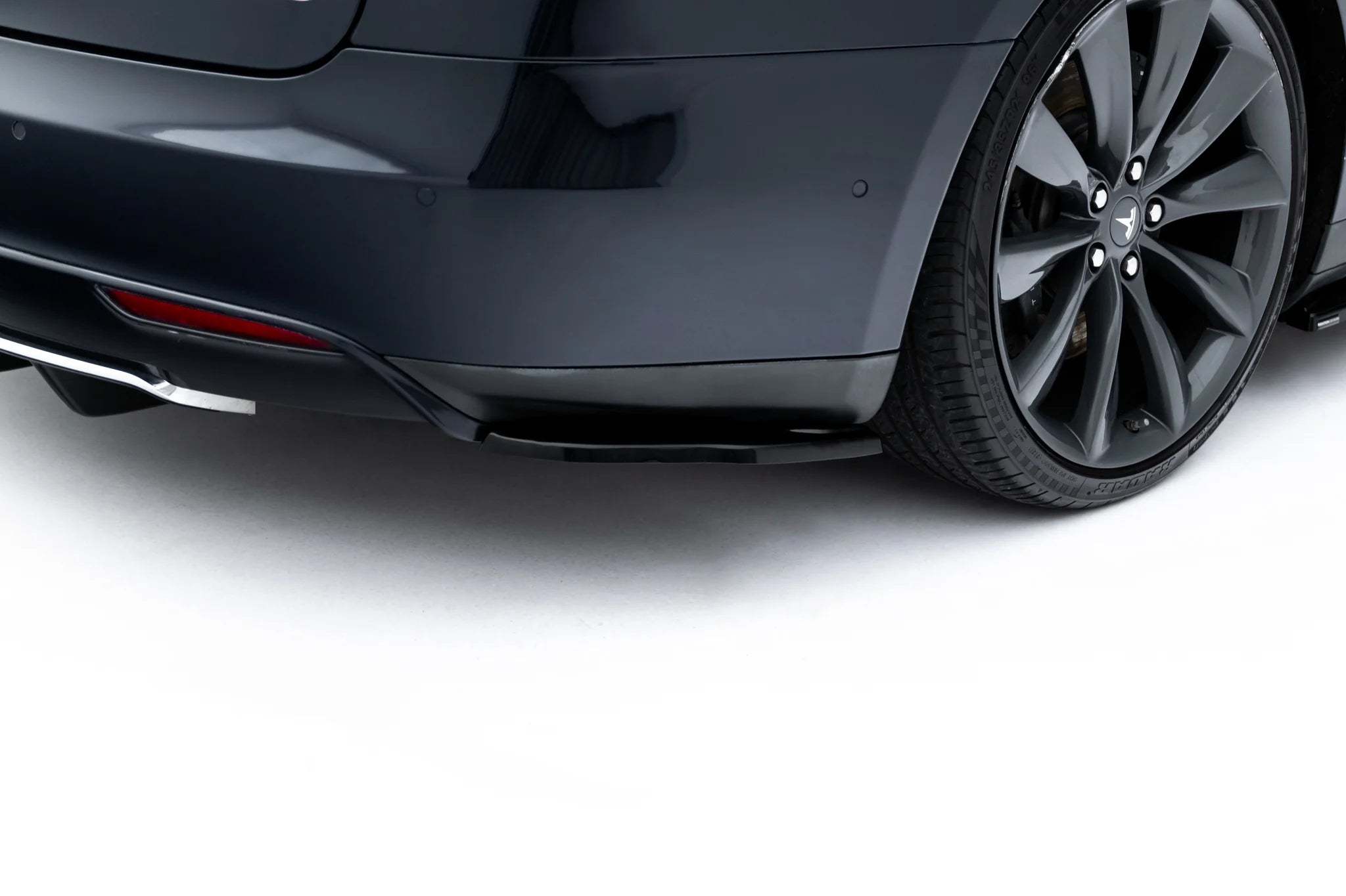 Rear side splitters v.2 tesla model s mk1