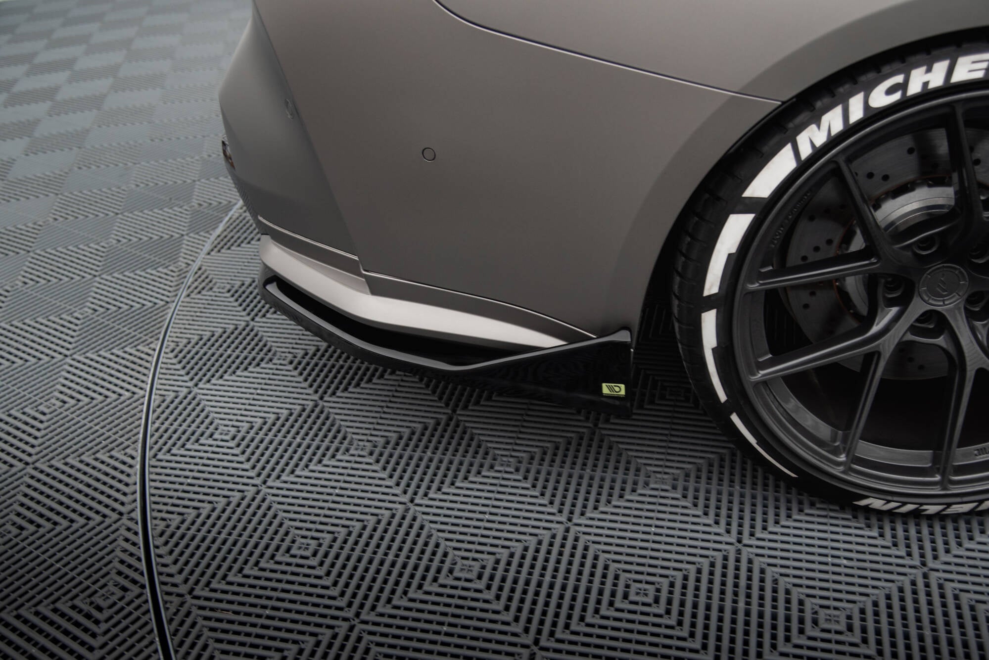 Takapuolen jakajat v.3 CSL Look BMW M4 G82