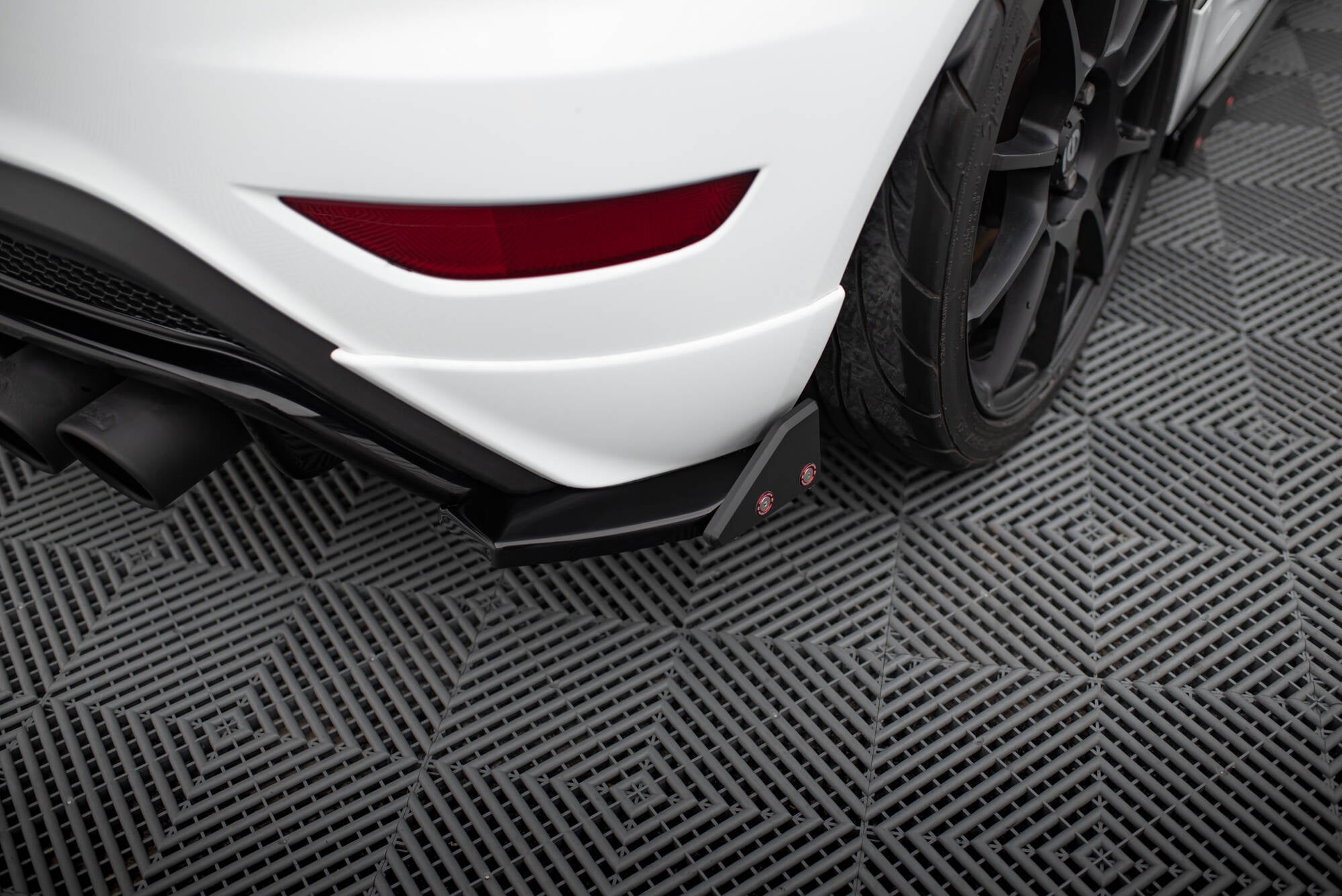 Rear side splitters v.3 + flaps ford fiesta st mk7 facelift