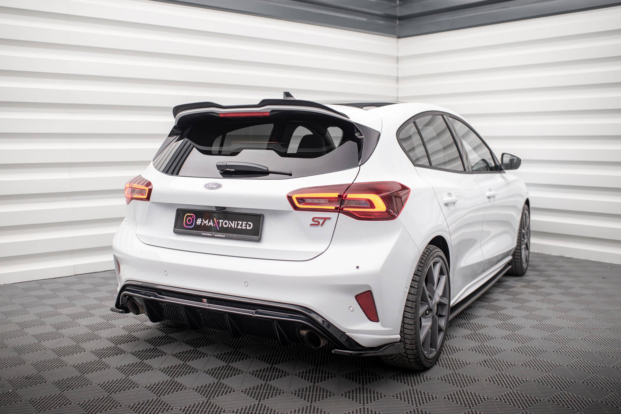 Rear side splitters v.3 (for rear valance v.2) ford focus hatchback st mk4