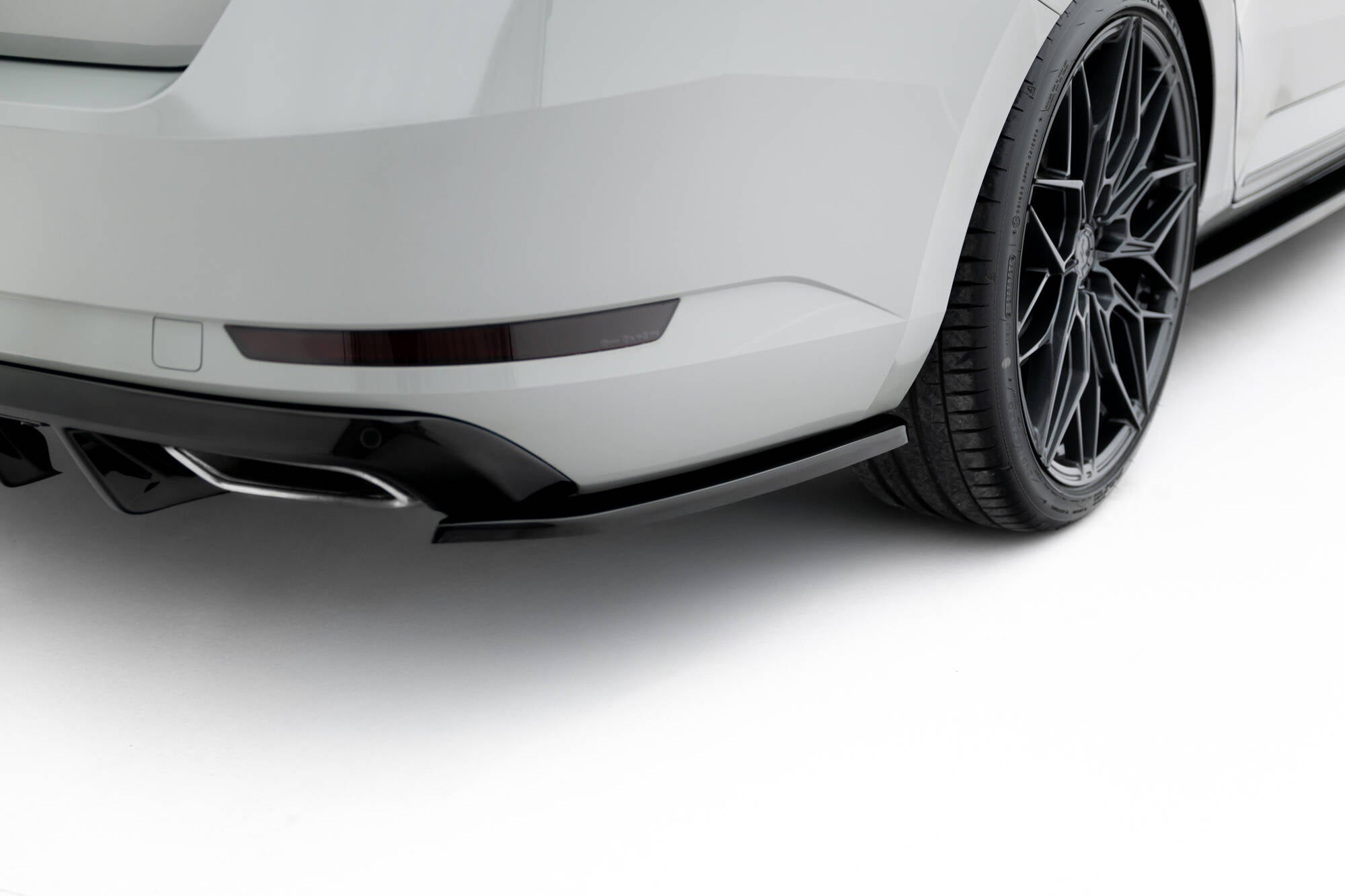Rear side splitters v.3 skoda superb liftback / combi mk3