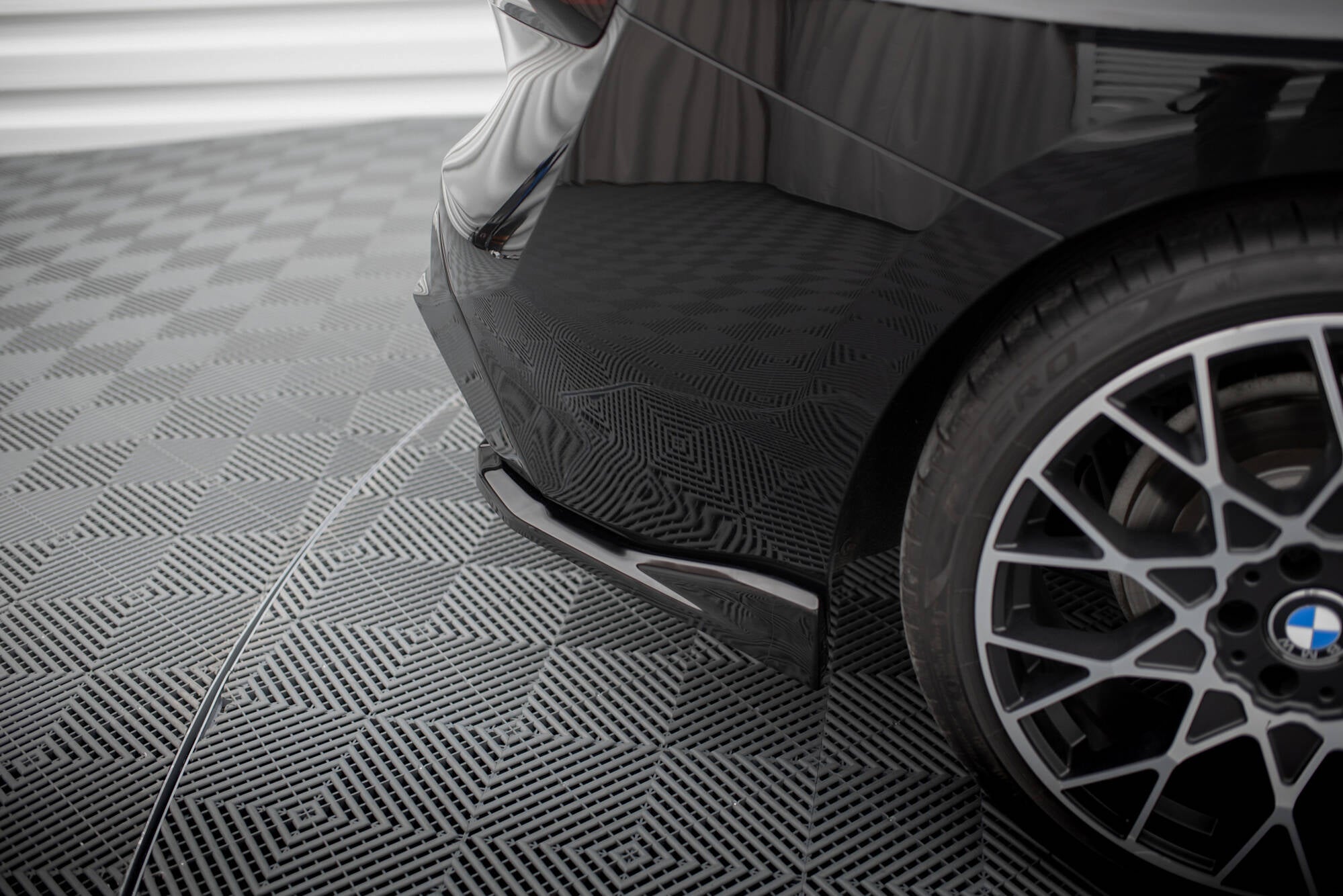 Takapuolen jakajat v.4 BMW 2 G42