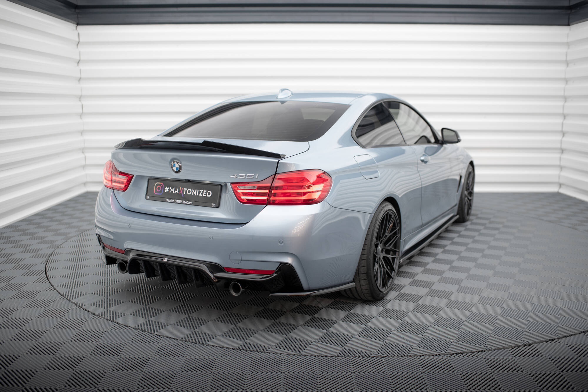Takapuolen jakajat V.4 BMW 4 Coupe M-Pack F32