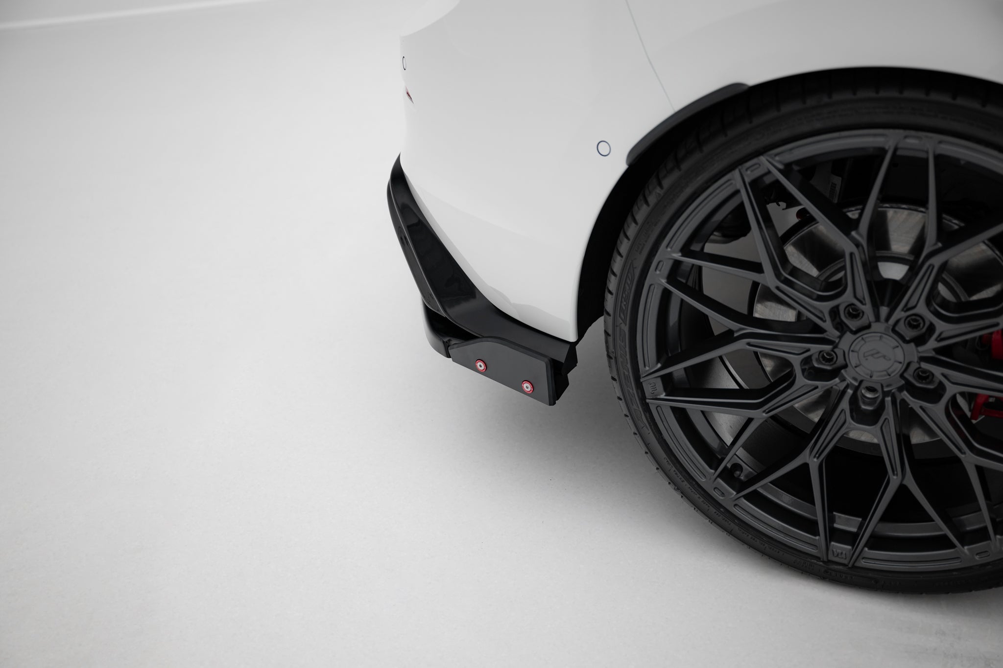 Takasivusplitterit v.4 + läpät Volkswagen Golf GTI / GTE mk8