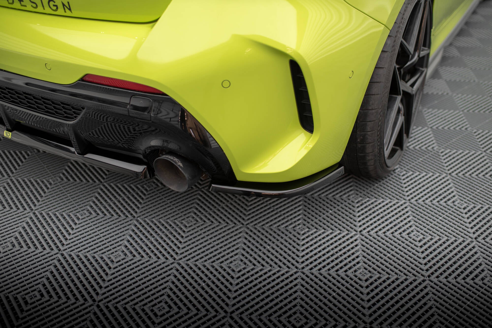 Takapuolen jakajat V.7 BMW 1 M-Pack / M135i F40