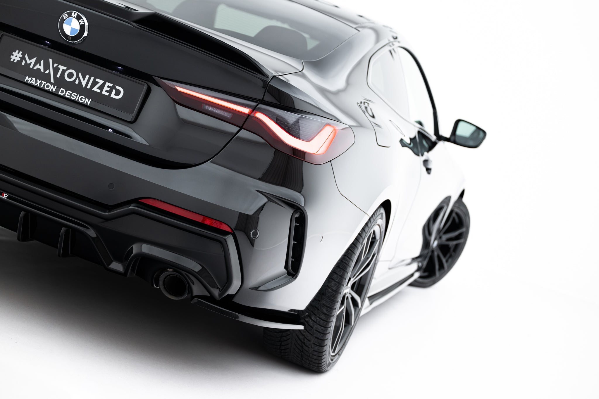 Takapuskurin splitterit v.7 bmw 4 m-pakkaus g22 / g23 / g22 facelift / g23 facelift