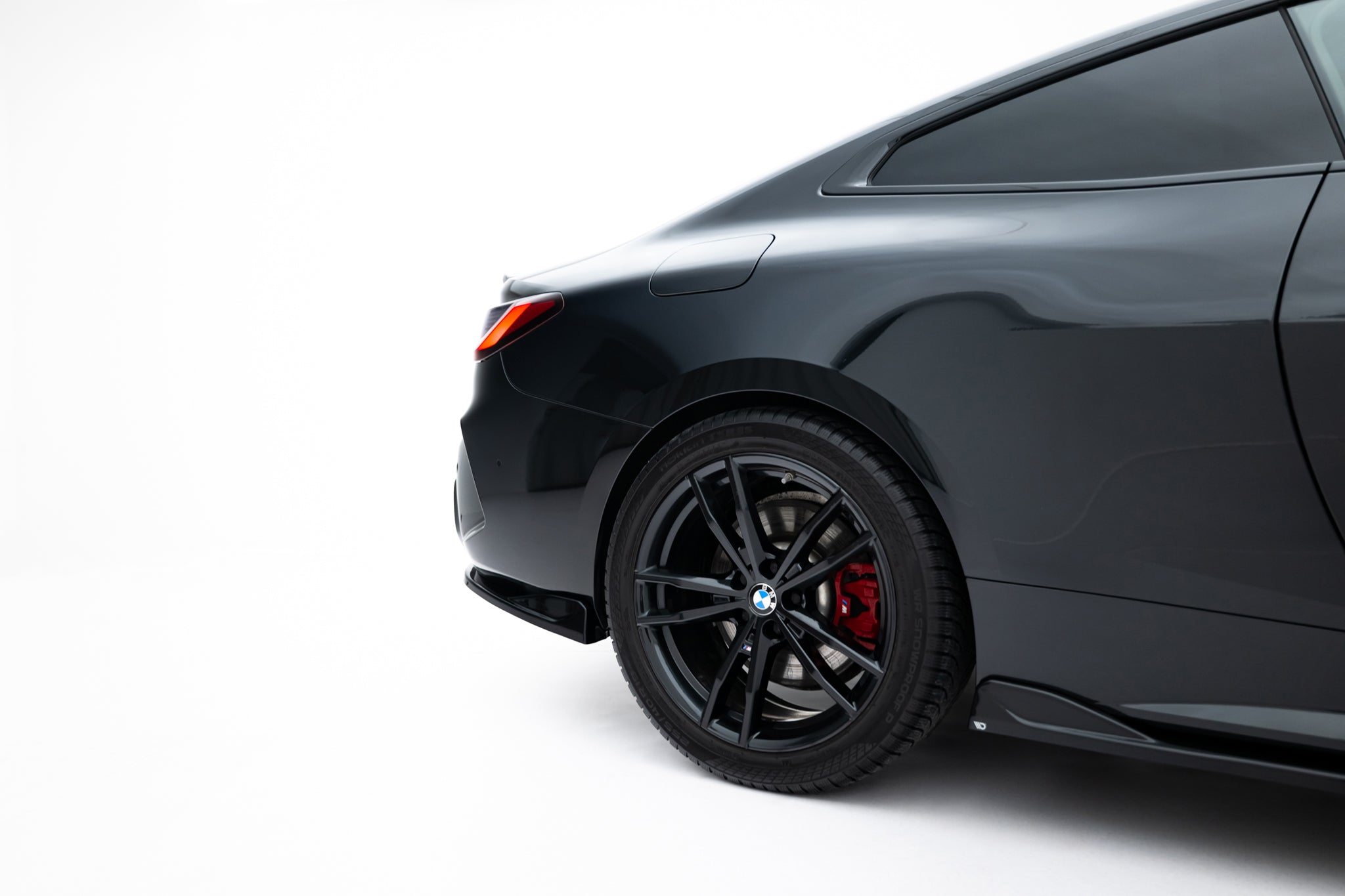 Takapuskurin splitterit v.8 bmw 4 m-pakkaus g22 / g23 / g22 facelift / g23 facelift