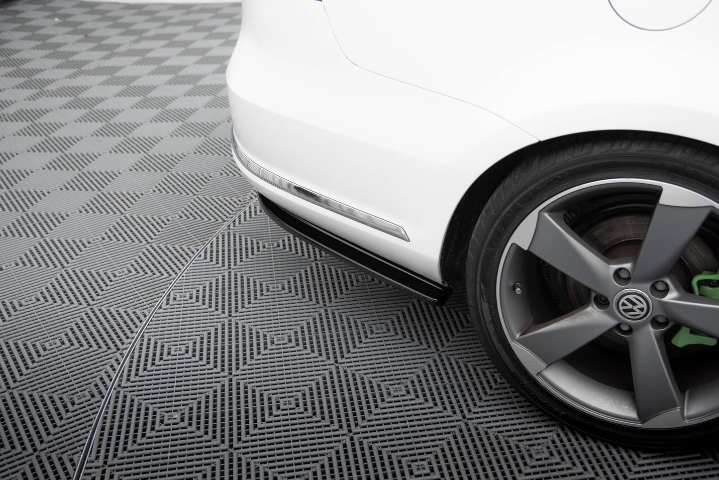 Takapuolen jakajat Volkswagen Passat -variantti B7