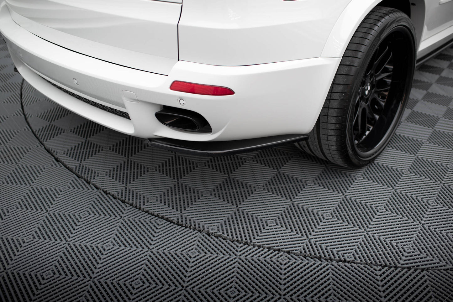 Rear side splitters for bmw x5 e70 facelit m-pack