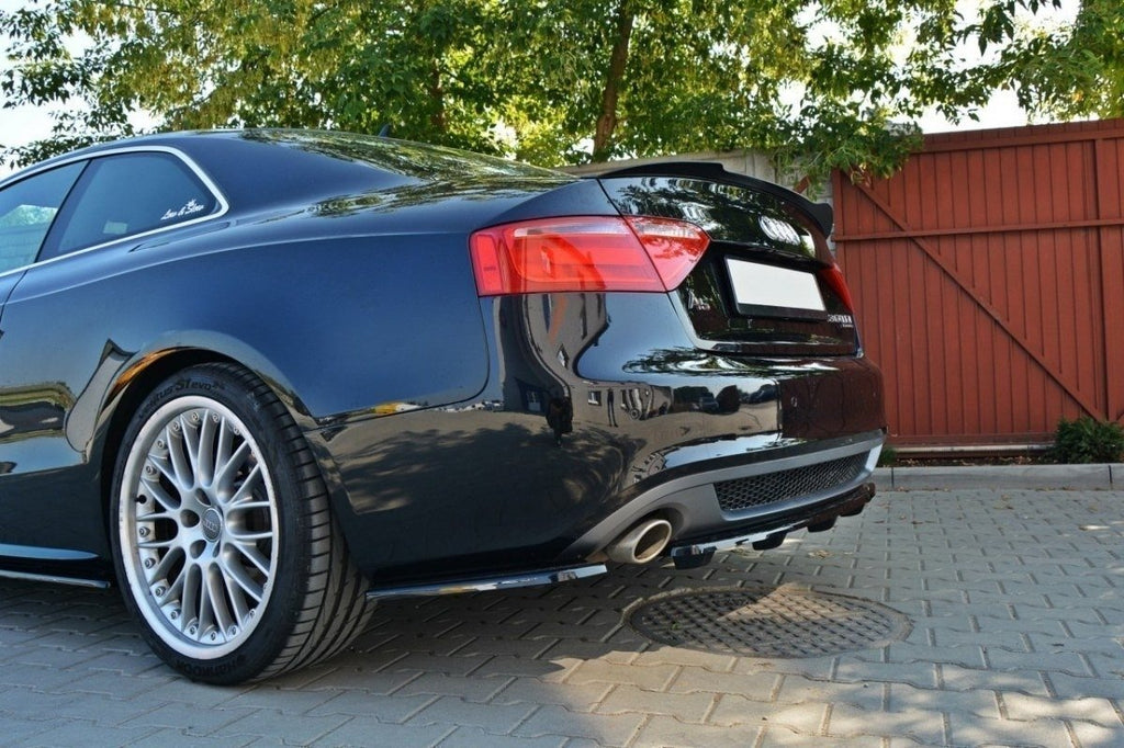Takaosaston Audi A5 S-Line (pystysuoralla palkilla)