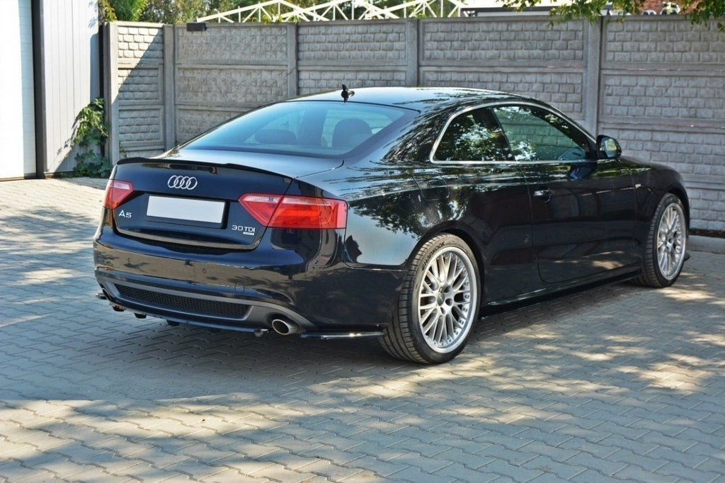 Takaosaston Audi A5 S-Line (pystysuoralla palkilla)