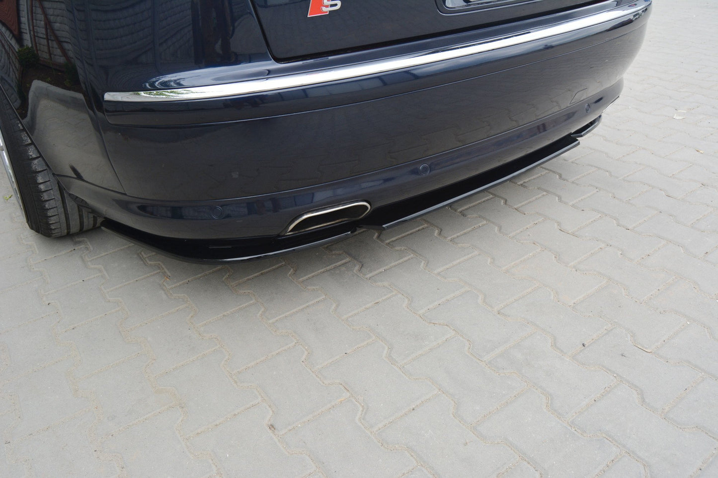 Rear splitter audi a8 w12 d3 (without vertical bars)