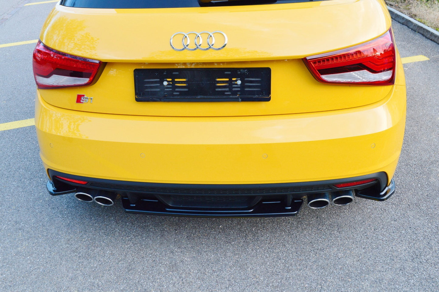 Rear splitter Audi s1 8x