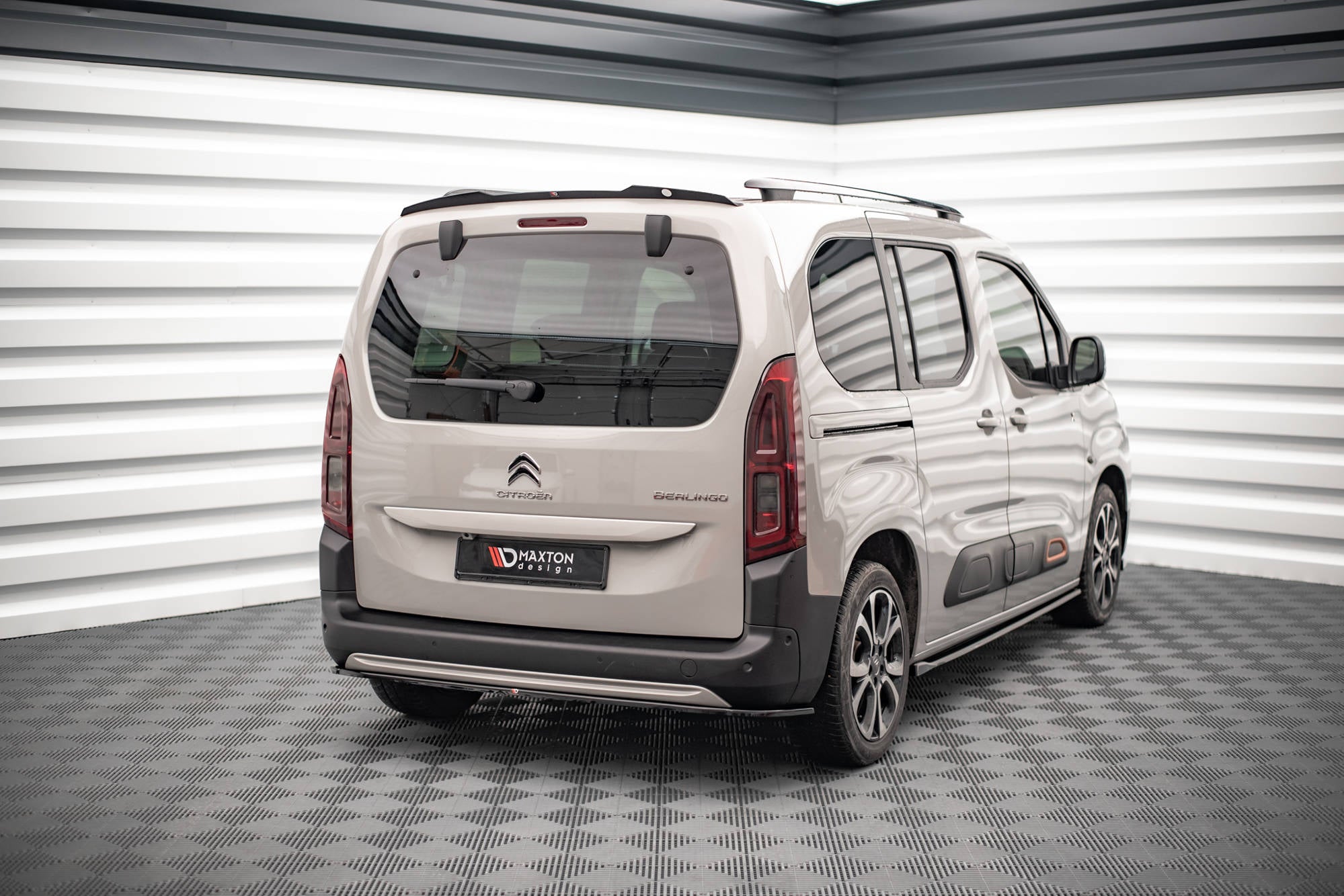 Citroën Berlingo mk3 takasplitteri