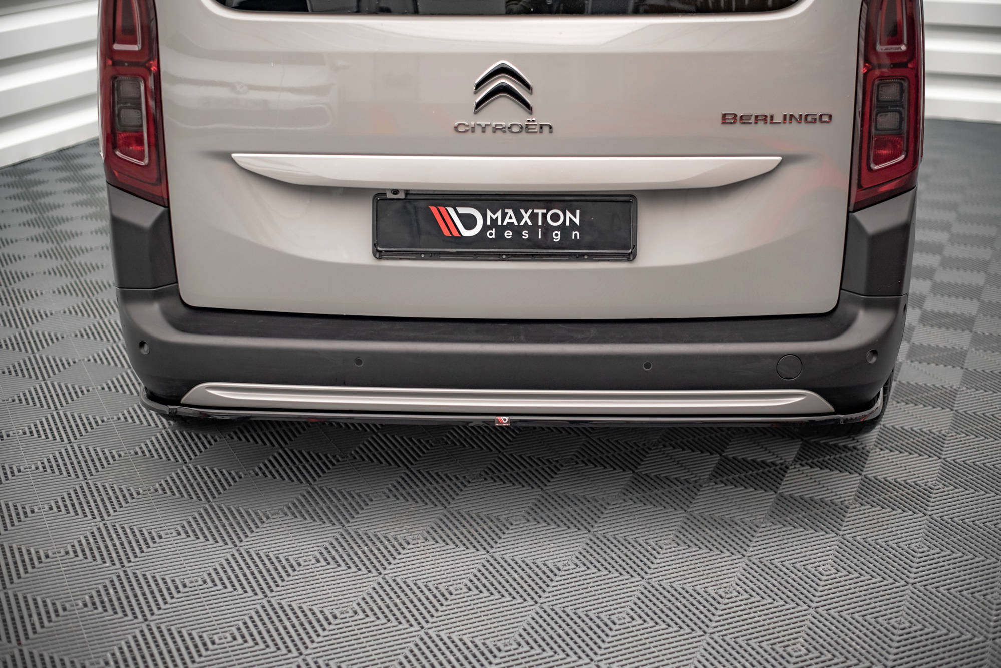 Citroën Berlingo mk3 takasplitteri