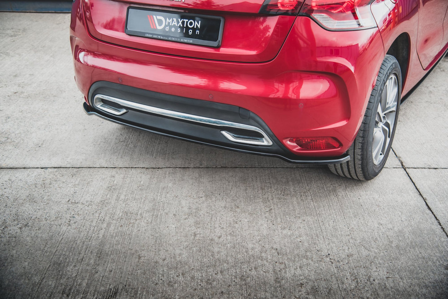 Rear splitter citroen ds4