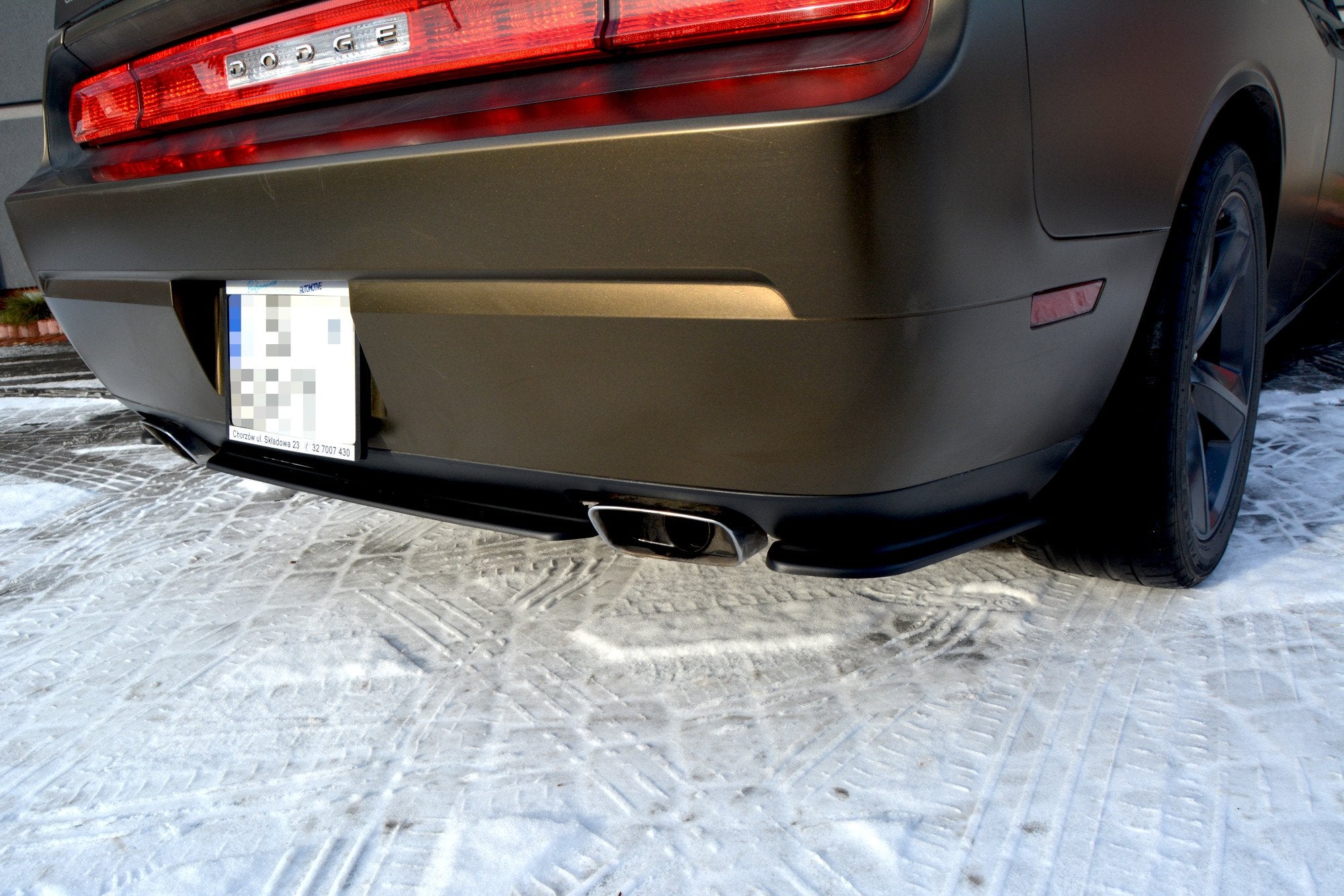 Rear splitter dodge challenger mk3. phase-i srt8 coupe (without vertical bars)